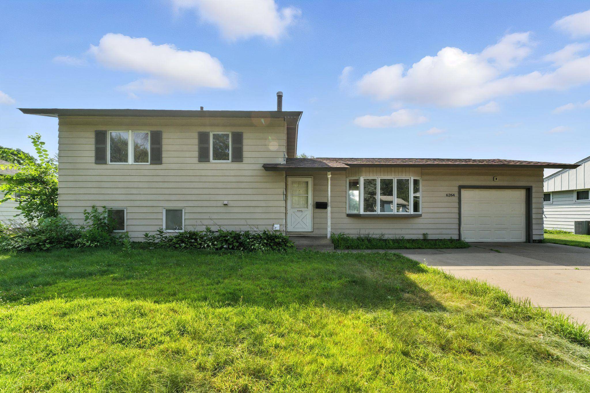Brooklyn Center, MN 55430,6264 Brooklyn DR