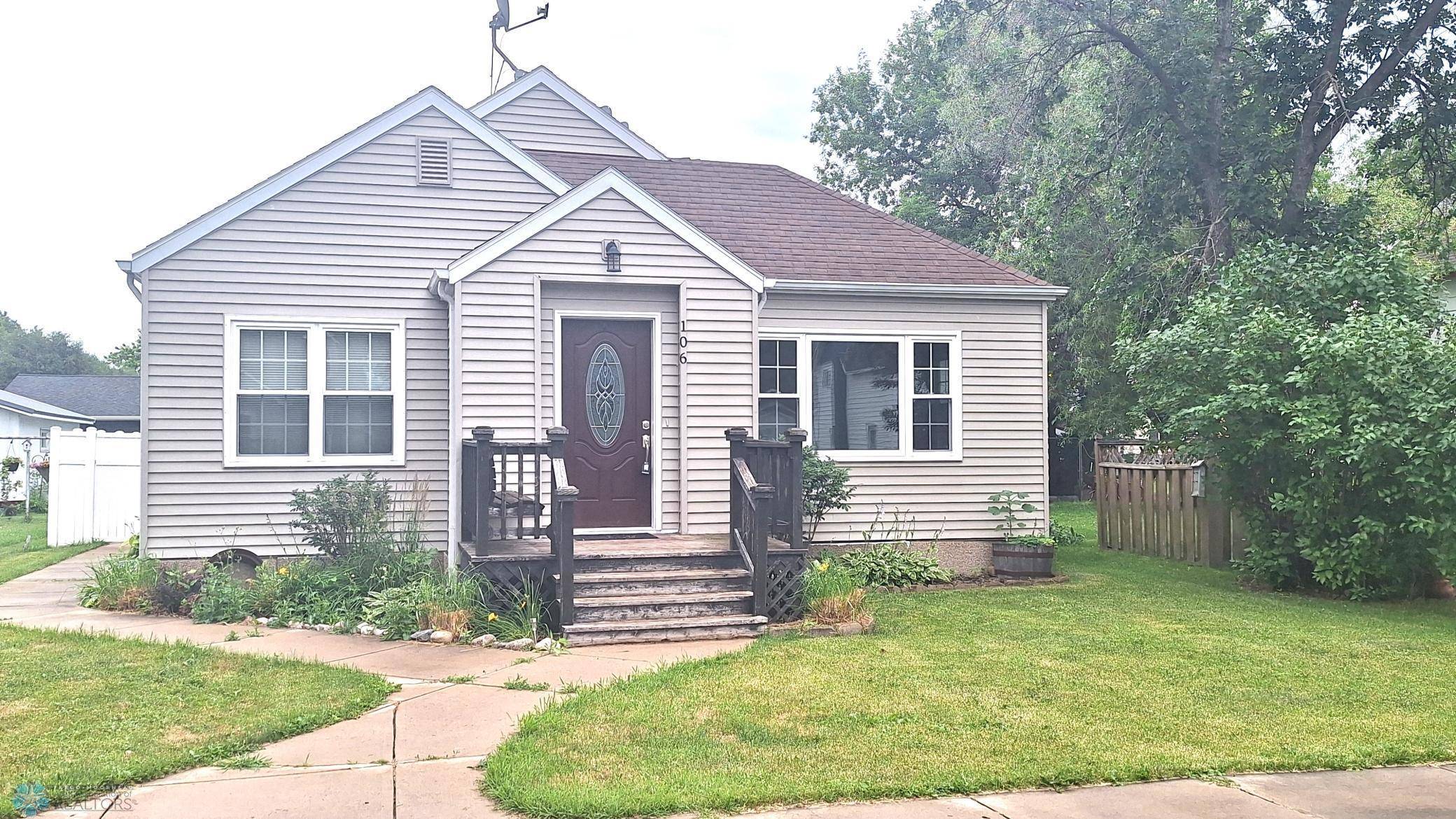 Cavalier, ND 58220,106 E 1st AVE S