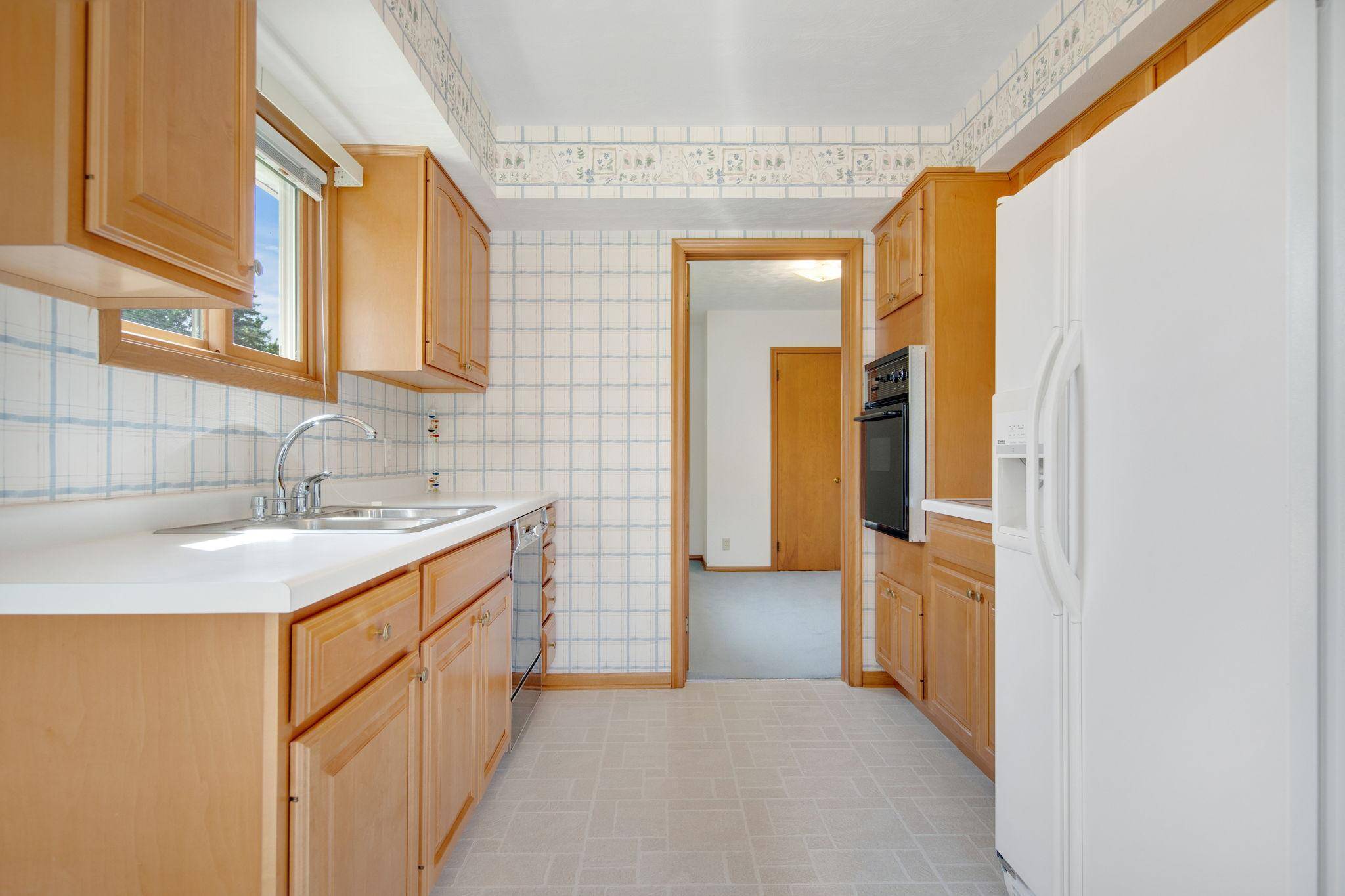 Eden Prairie, MN 55347,14981 Ridge RD