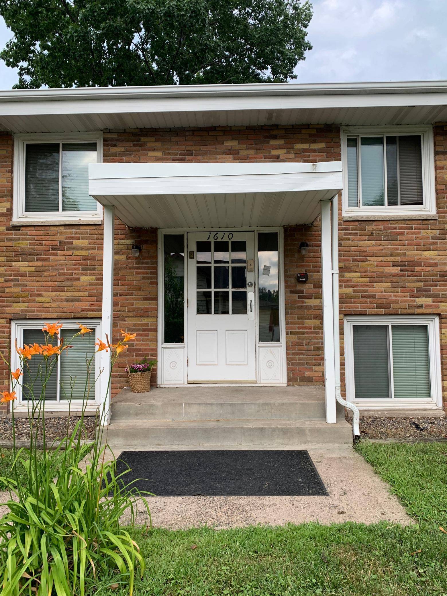 Saint Paul, MN 55117,1610 Albemarle ST