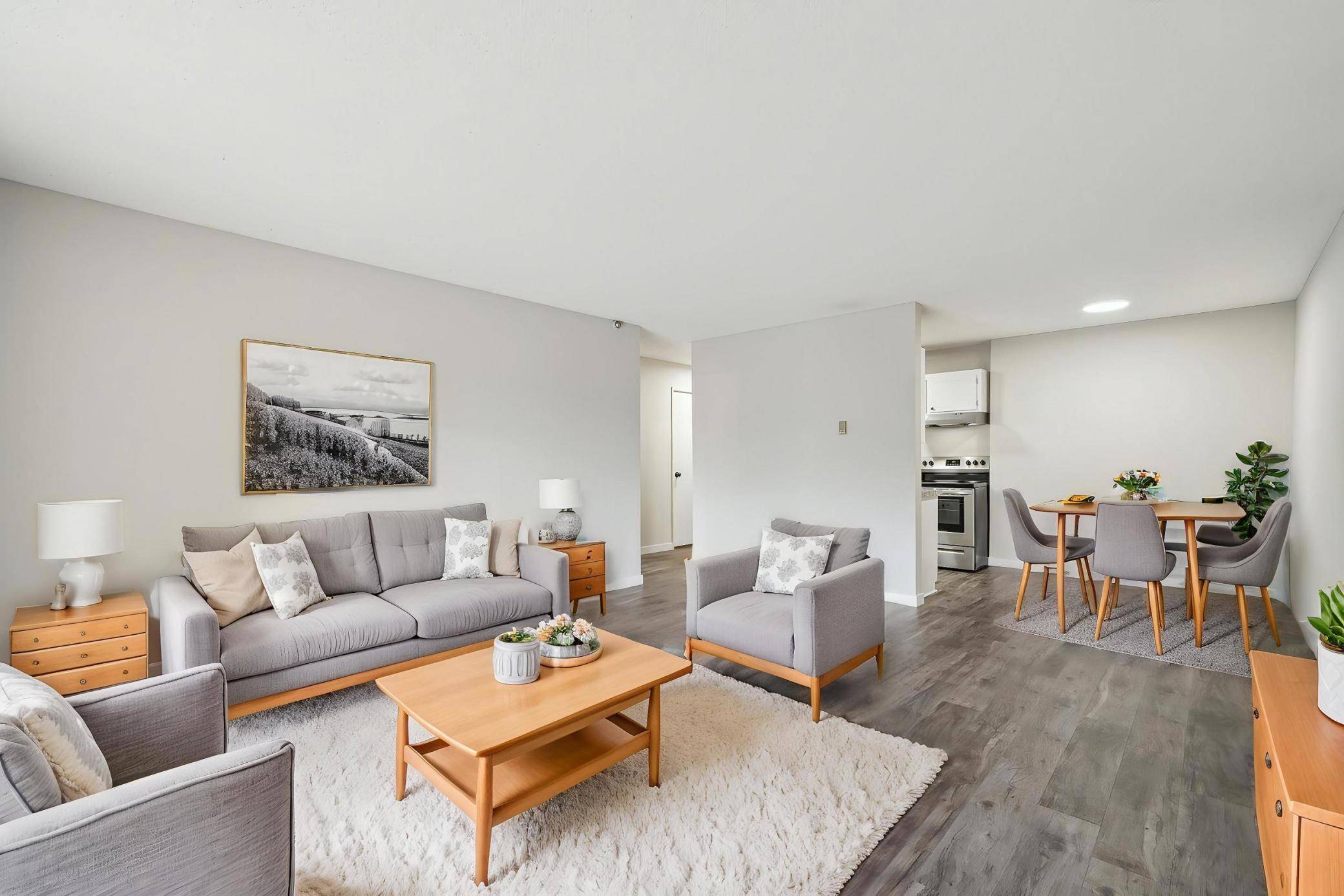 Edina, MN 55435,4351 Parklawn AVE #105E