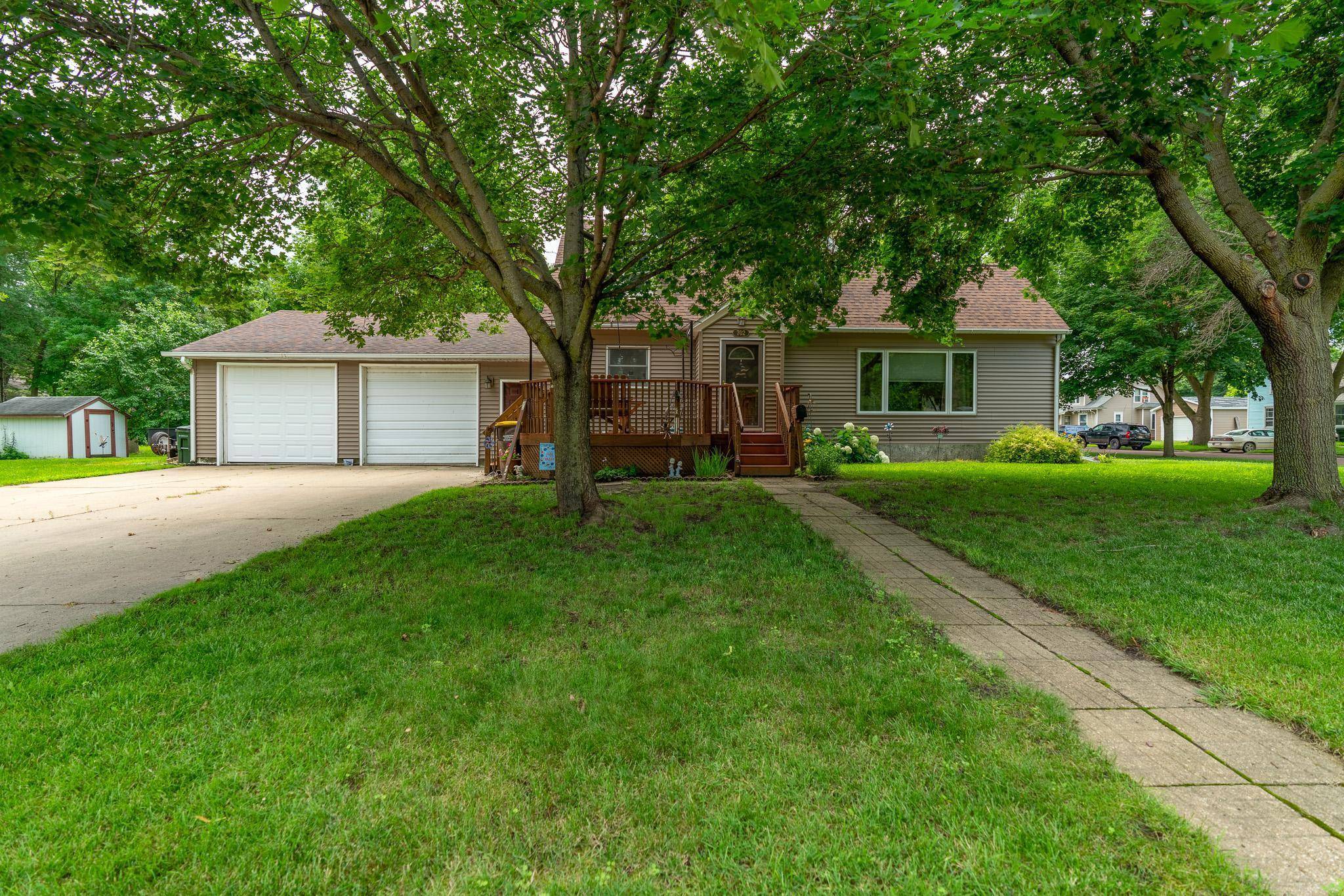 Saint James, MN 56081,702 9th AVE S