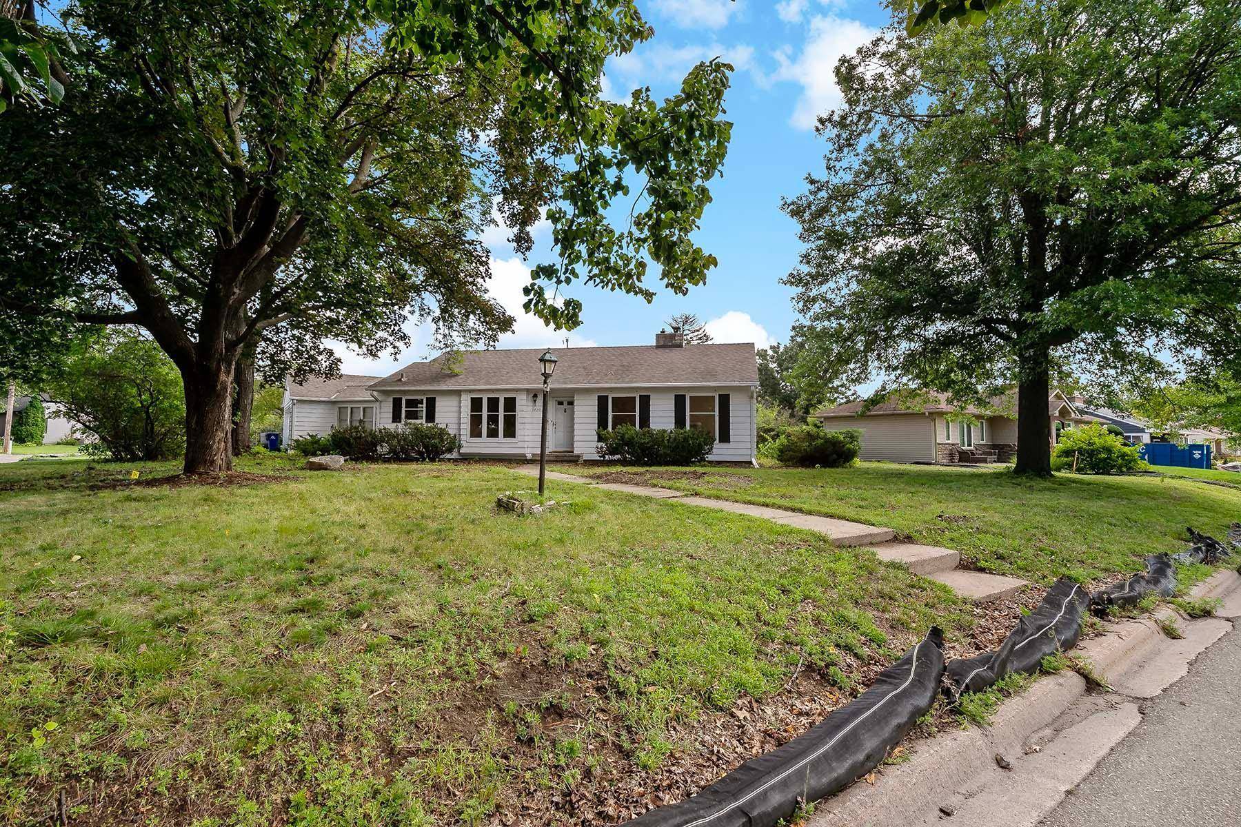 Saint Paul, MN 55116,1420 Mississippi River BLVD S