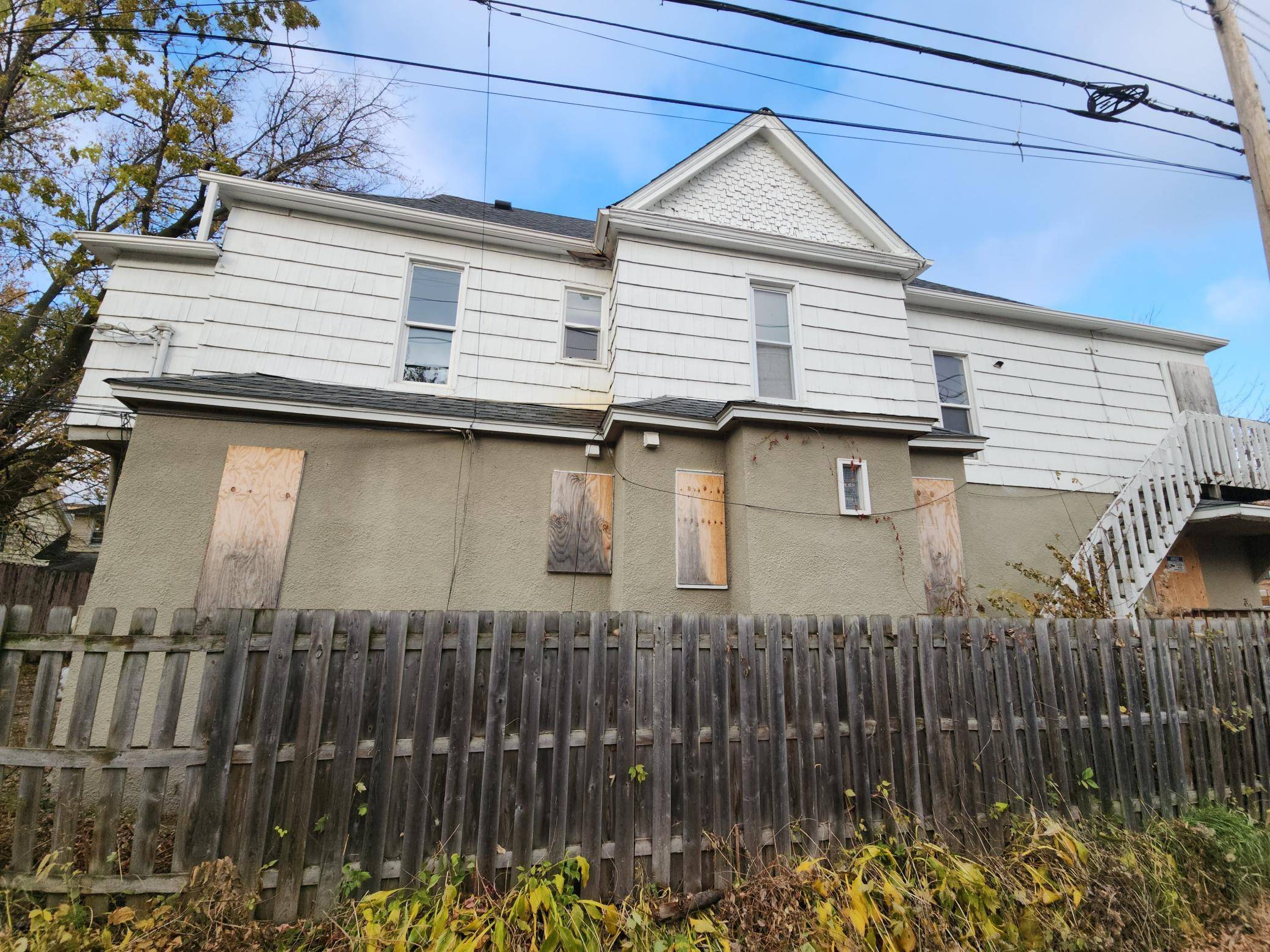 Minneapolis, MN 55409,9 E 37th ST