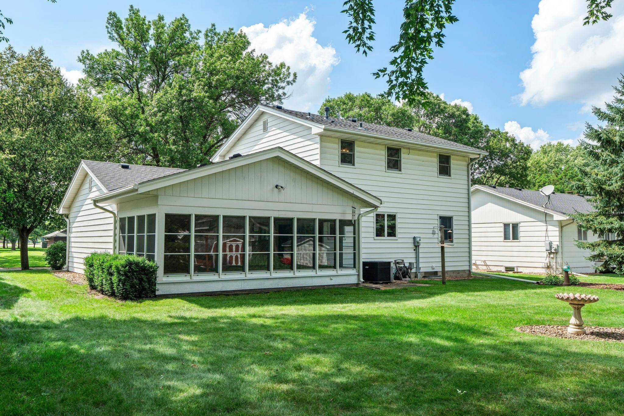 Shakopee, MN 55379,1015 Main ST S