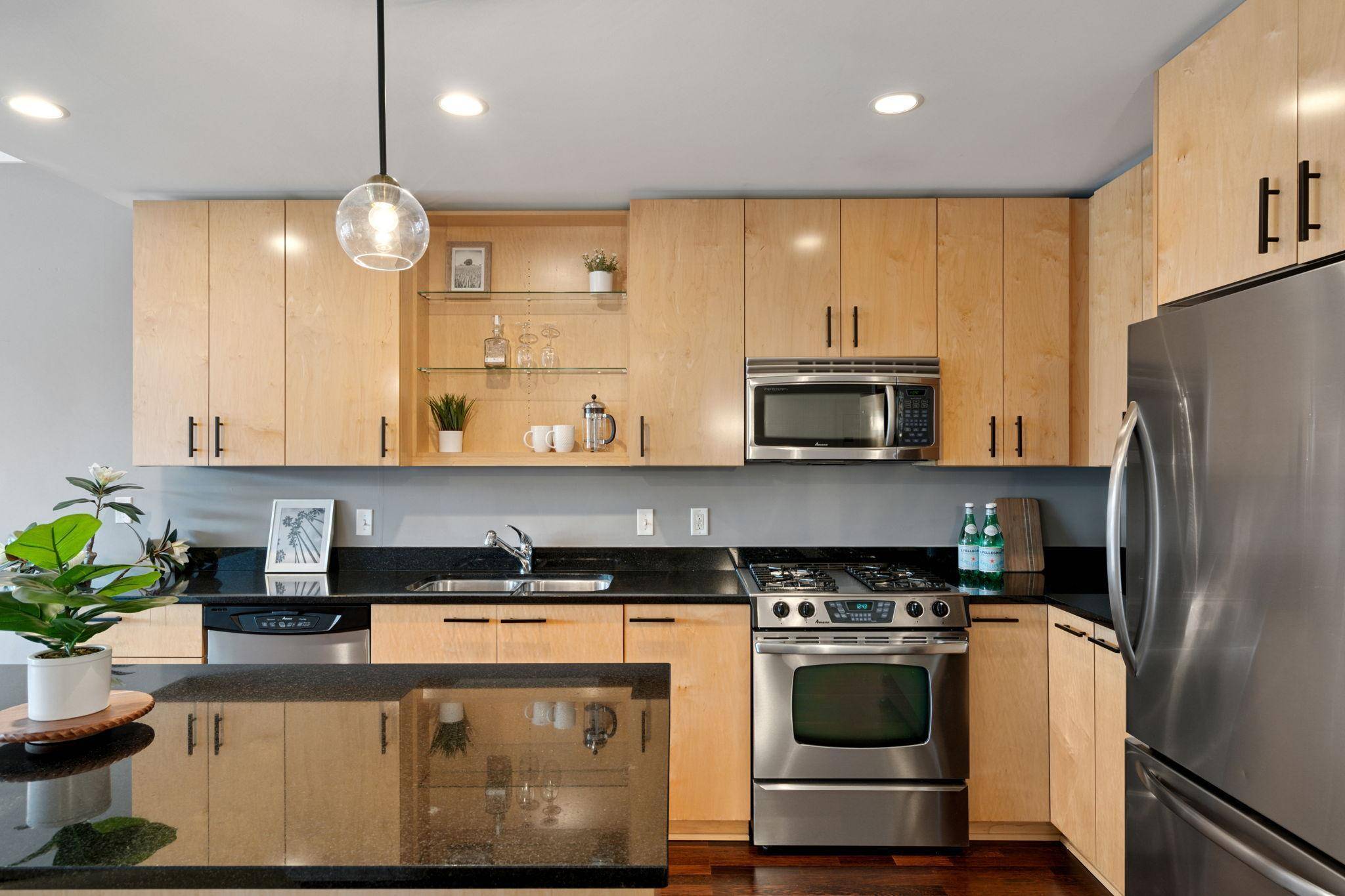 Minneapolis, MN 55414,45 University AVE SE #314