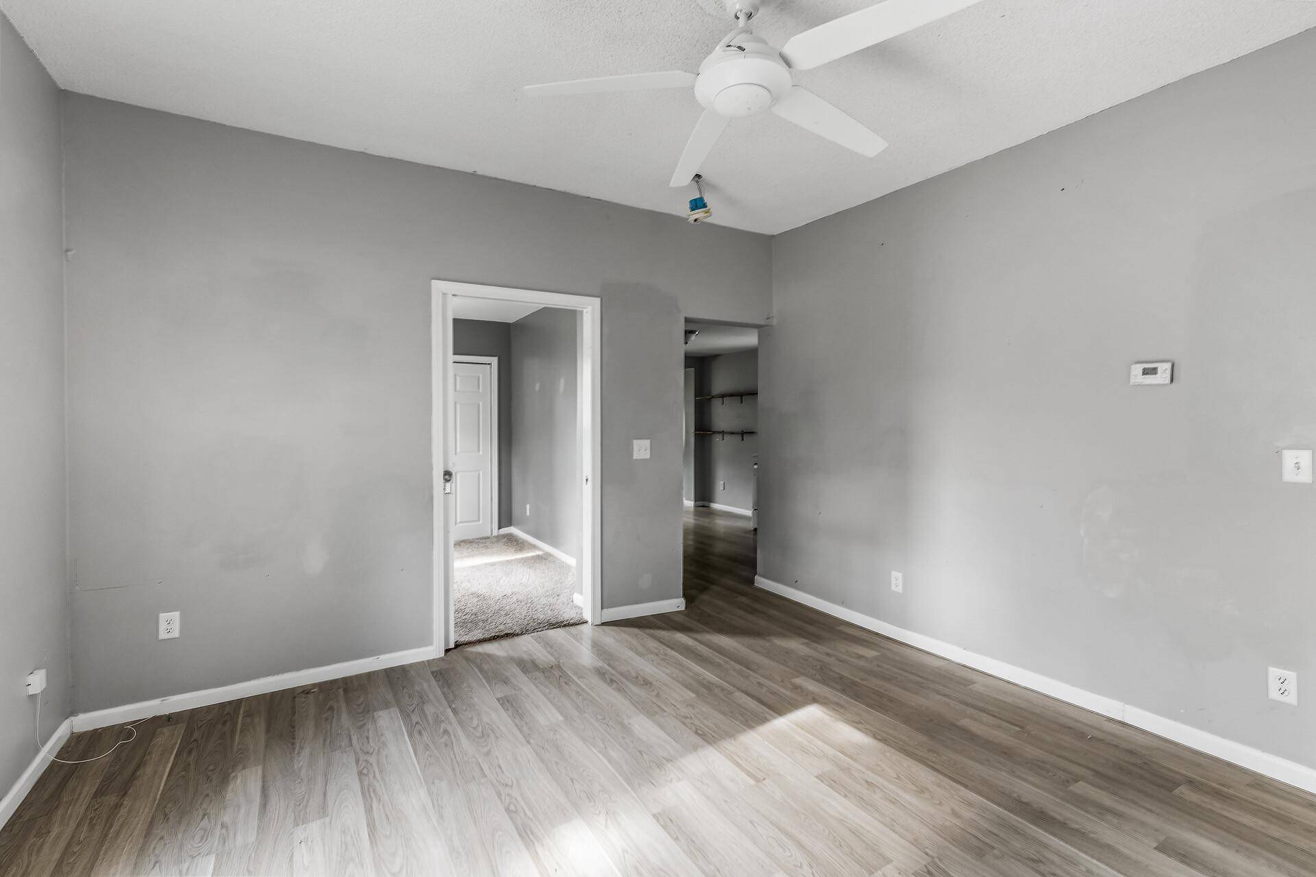 Saint Paul, MN 55103,933 Front AVE
