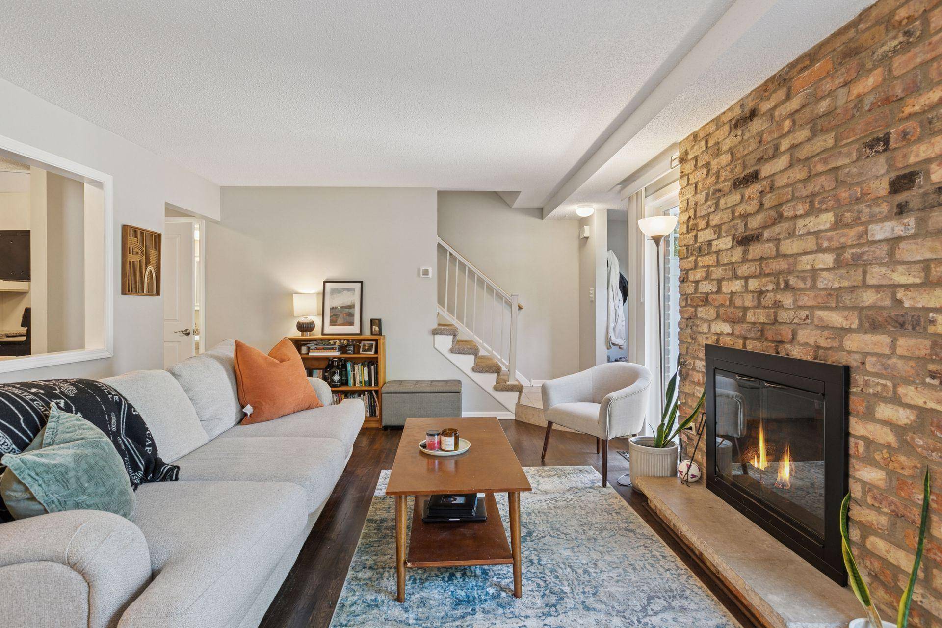 Saint Louis Park, MN 55416,4441 Cedar Lake RD S