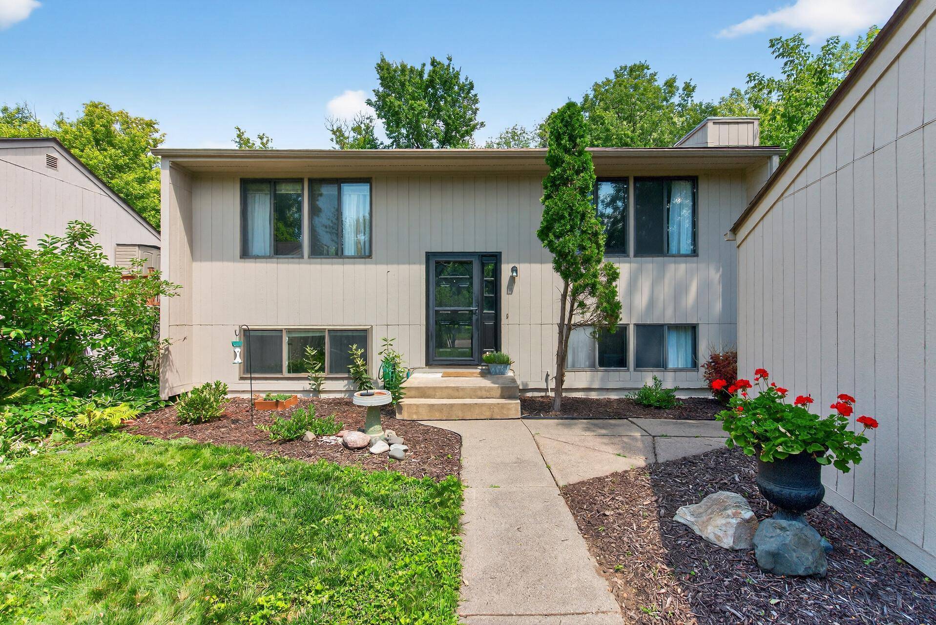 Plymouth, MN 55447,16220 15th AVE N