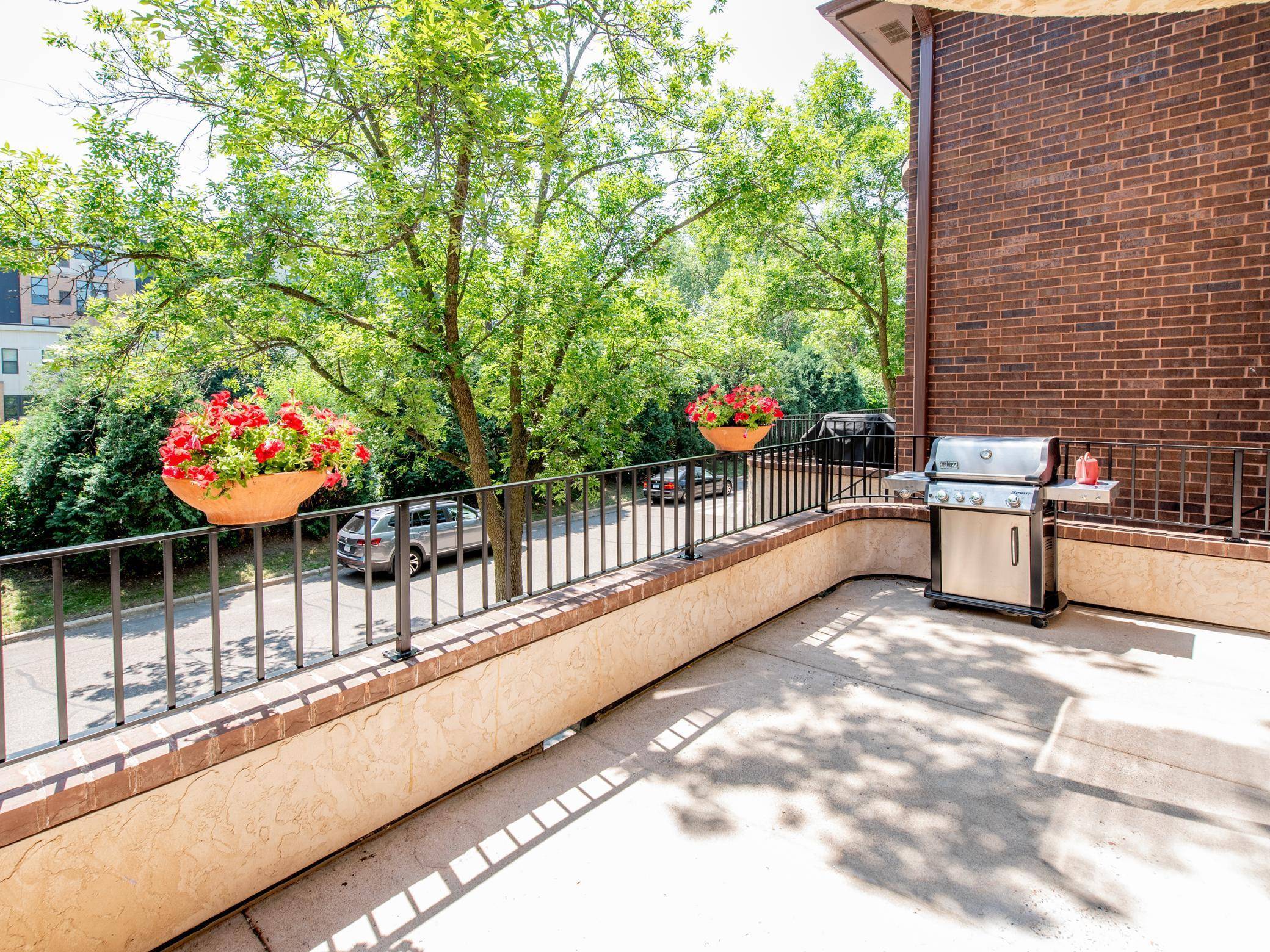 Minneapolis, MN 55416,3102 Dean CT