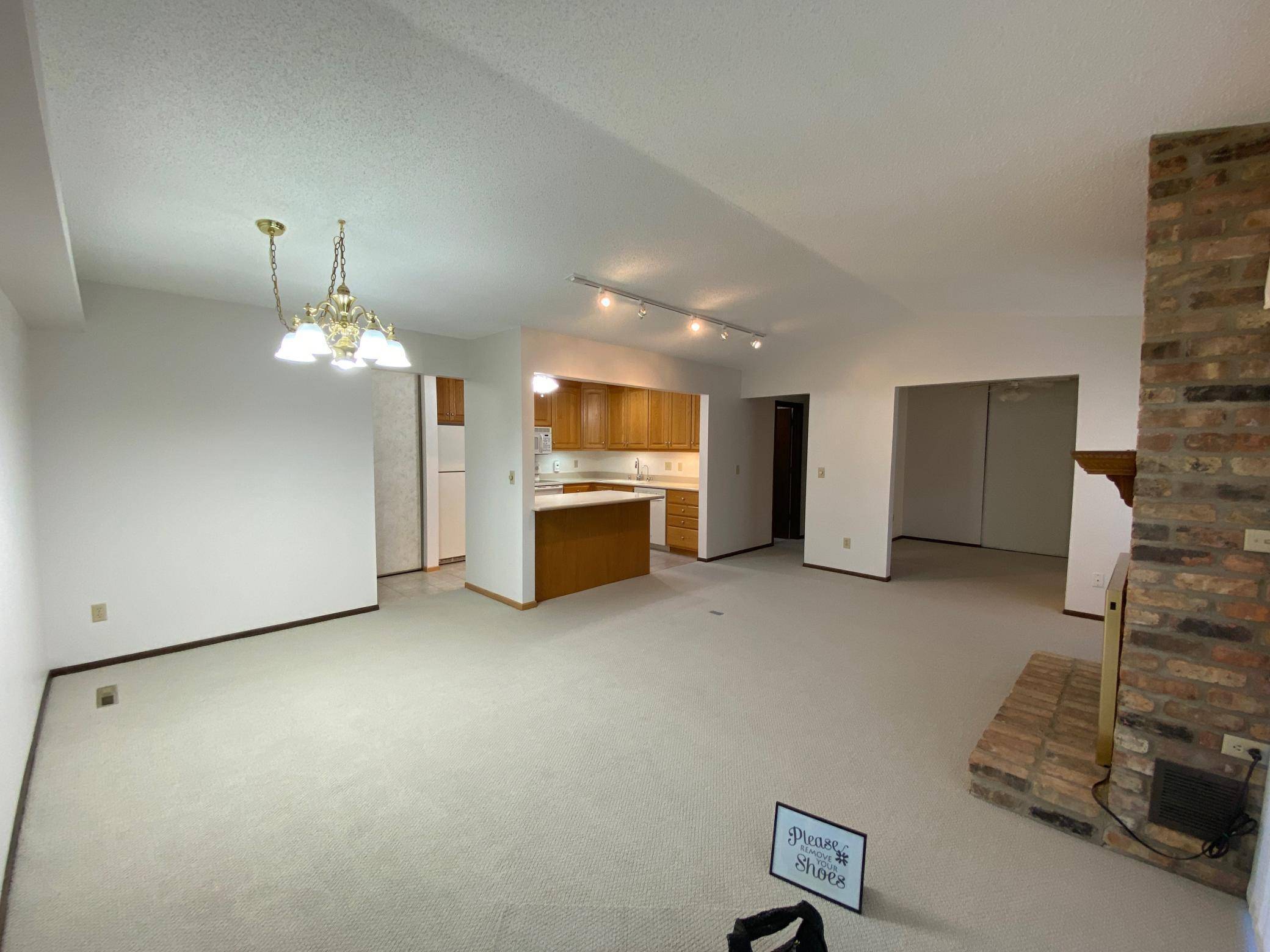 Plymouth, MN 55447,1160 Black Oaks LN N
