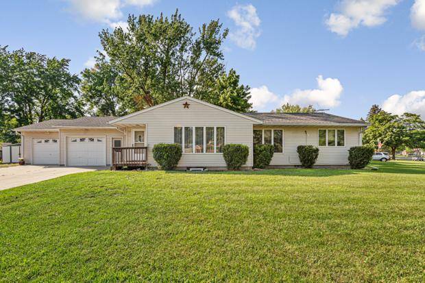 Montgomery, MN 56069,155 Hickory AVE NE