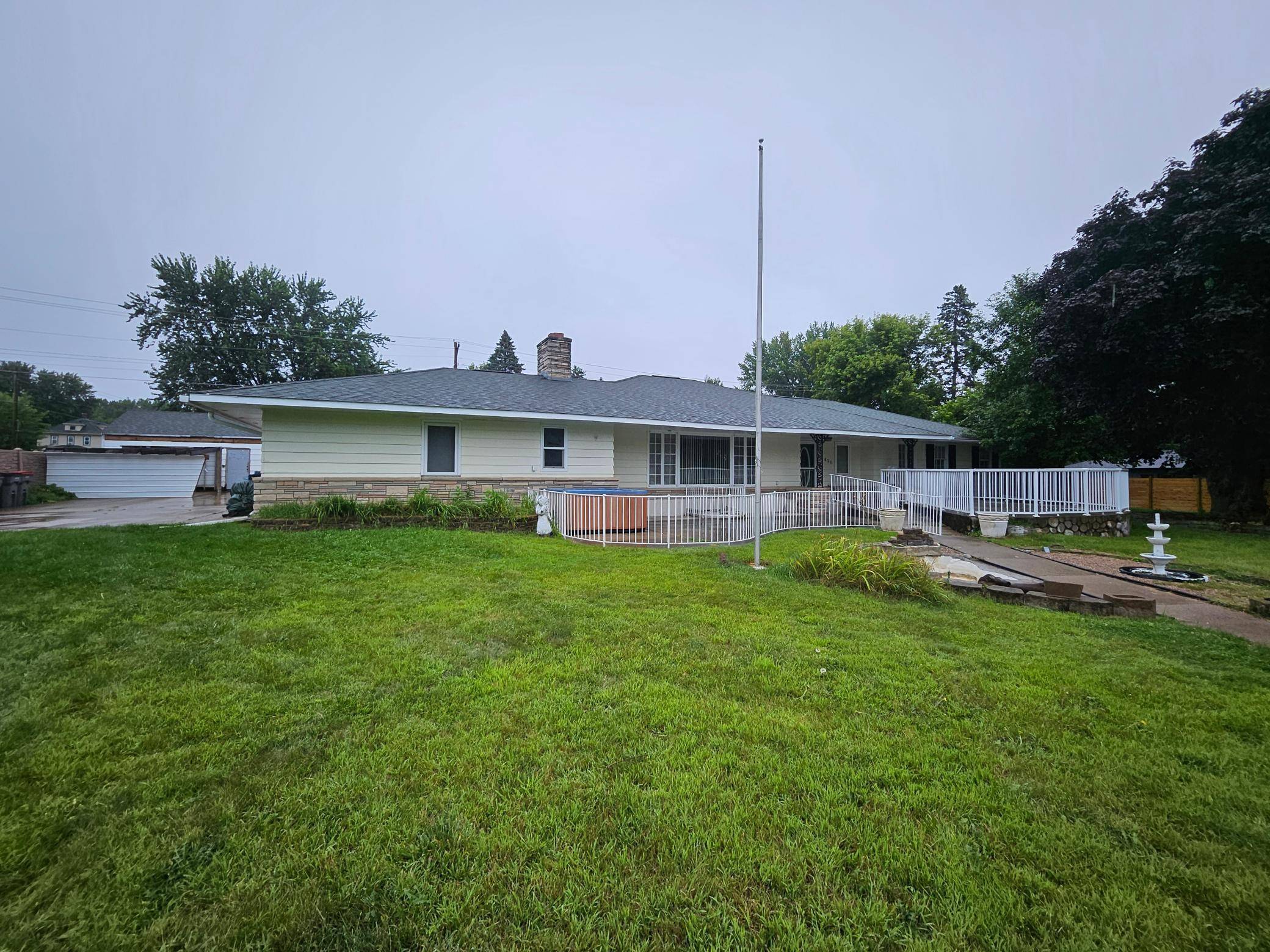 Cambridge, MN 55008,436 6th AVE SW