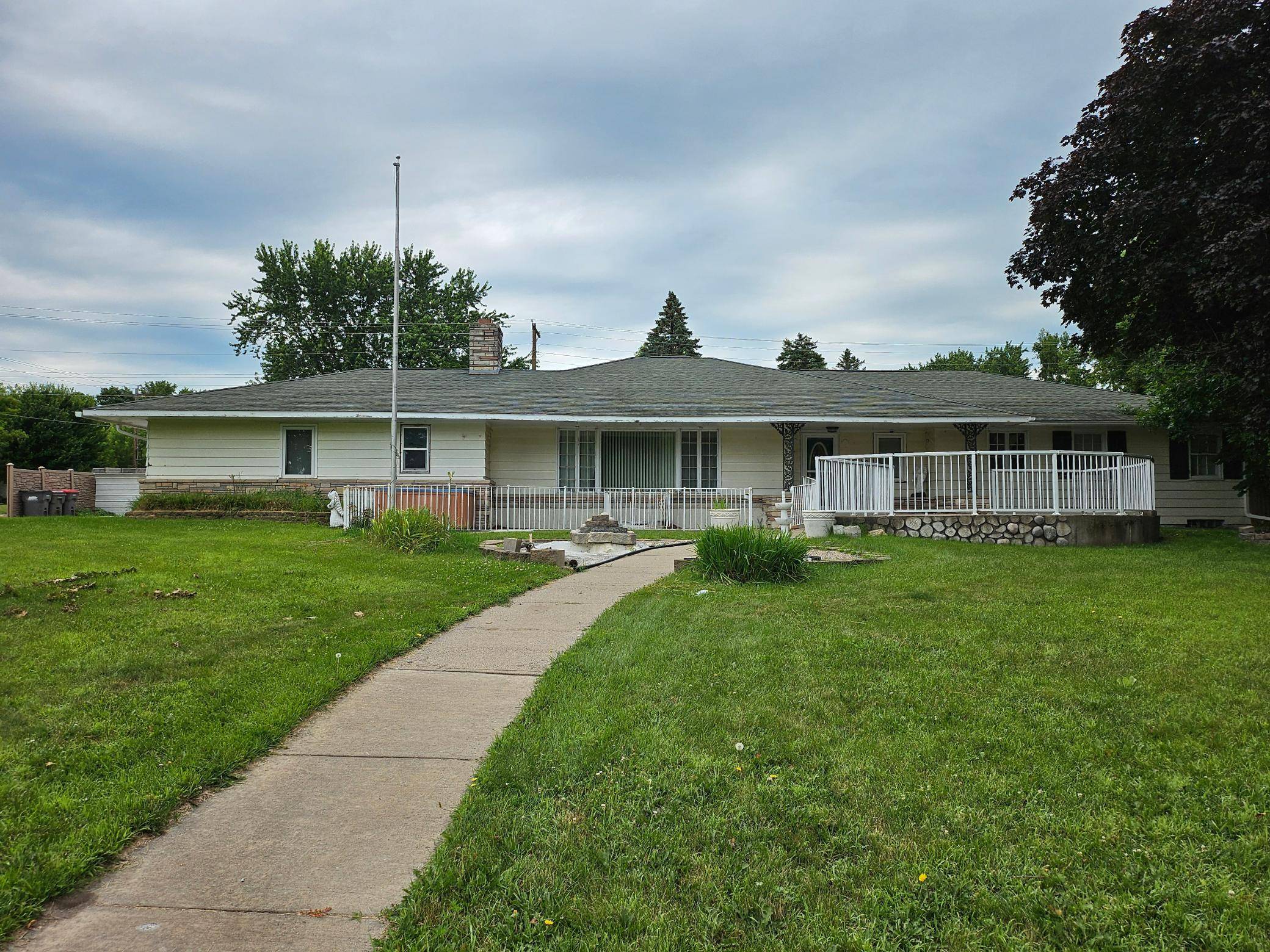 Cambridge, MN 55008,436 6th AVE SW