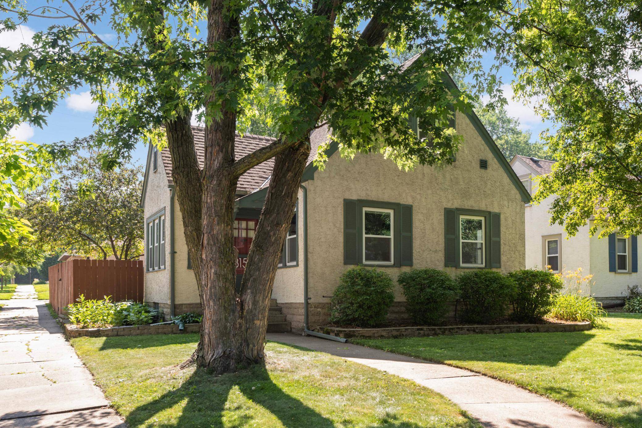 Minneapolis, MN 55418,3157 Mckinley ST NE