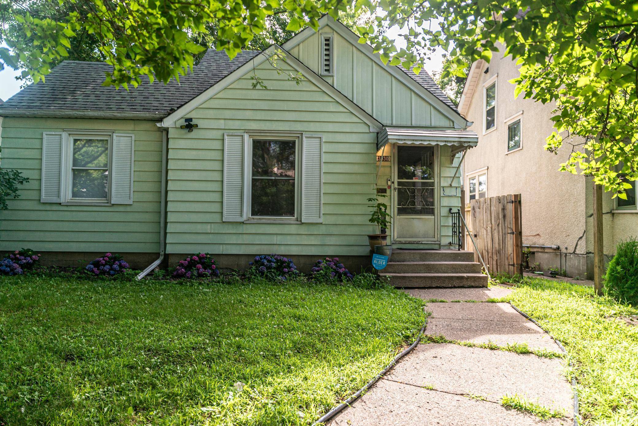 Minneapolis, MN 55411,3030 Queen AVE N
