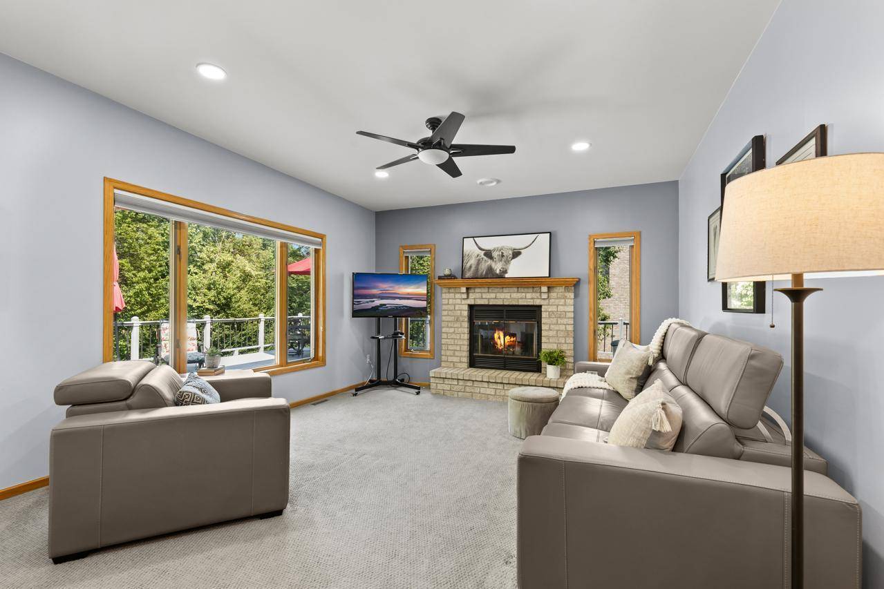Eden Prairie, MN 55347,8855 Sylvan RDG