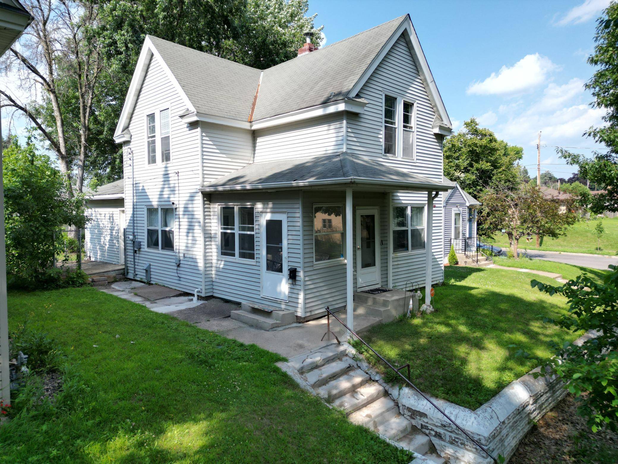 Saint Paul, MN 55106,1651 4th ST E
