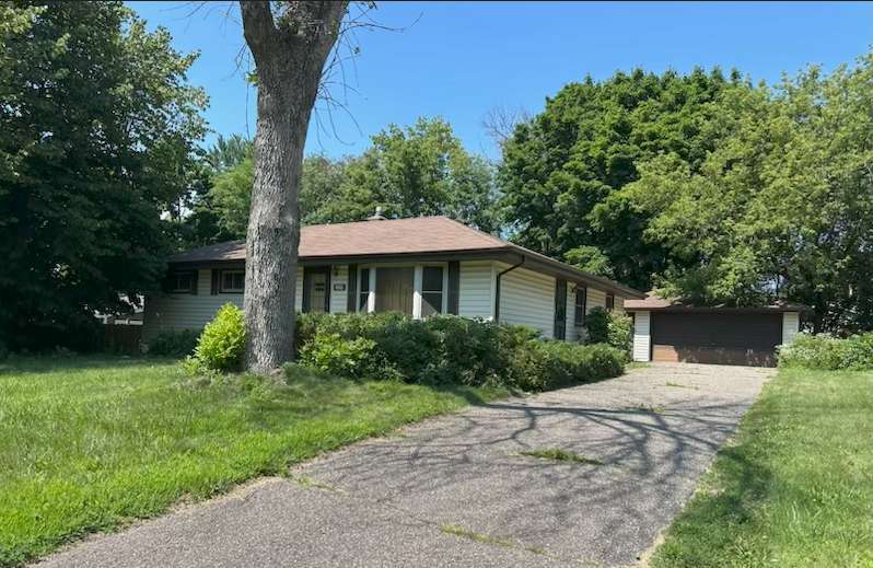 White Bear Lake, MN 55110,2329 Elm DR