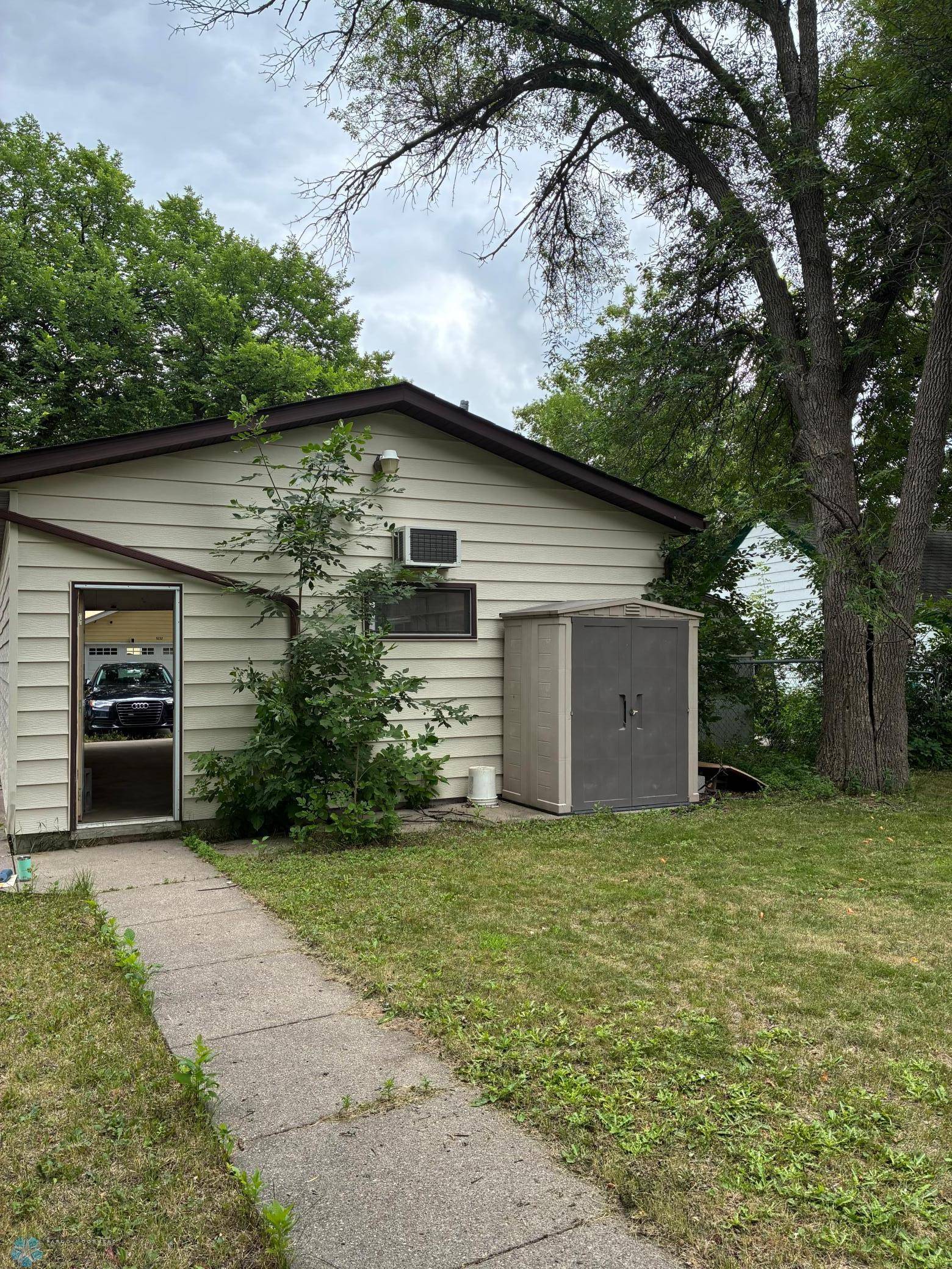 Fargo, ND 58102,1029 2 St N