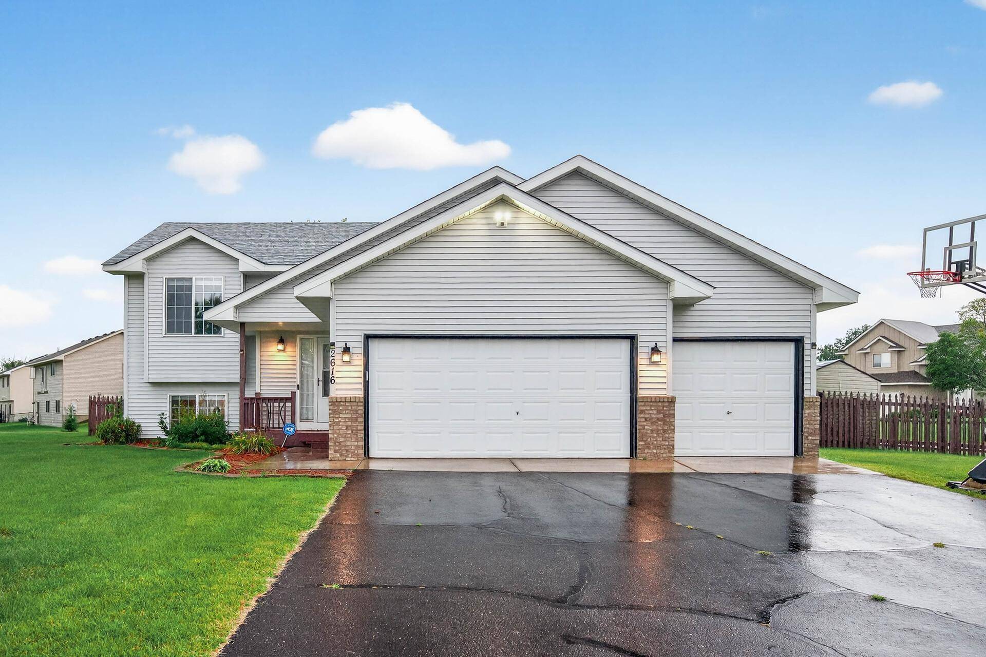 Saint Francis, MN 55070,2616 234th CT NW