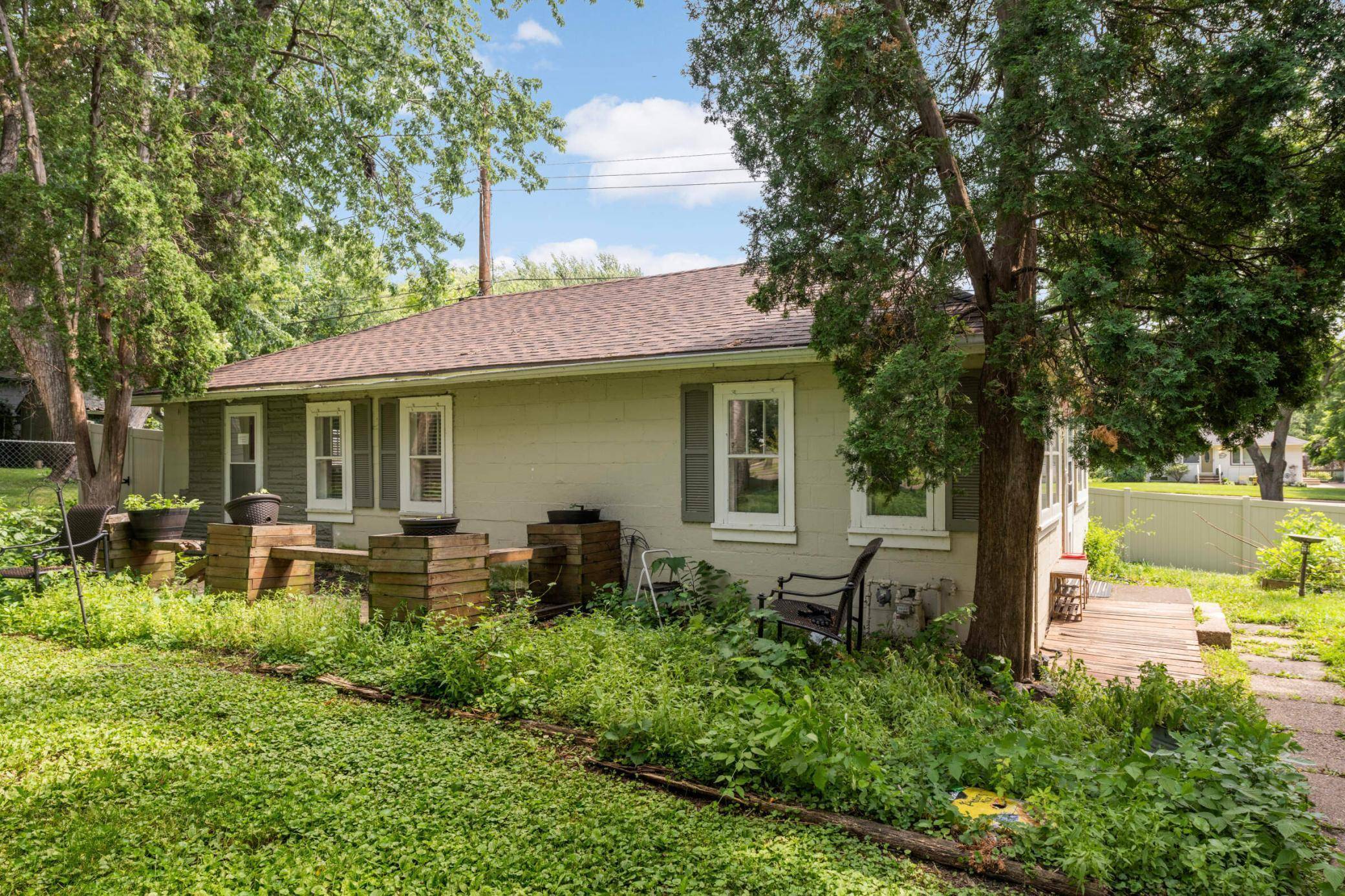 Fridley, MN 55432,630 Glencoe ST NE
