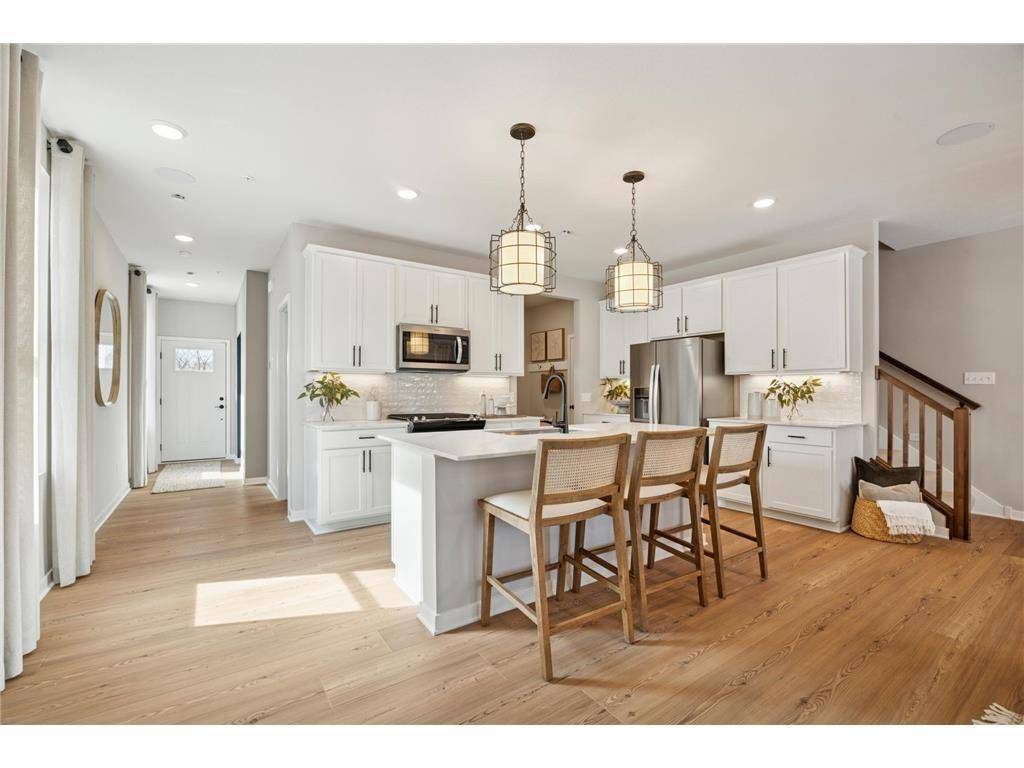 Maple Grove, MN 55369,10391 Glacier LN N