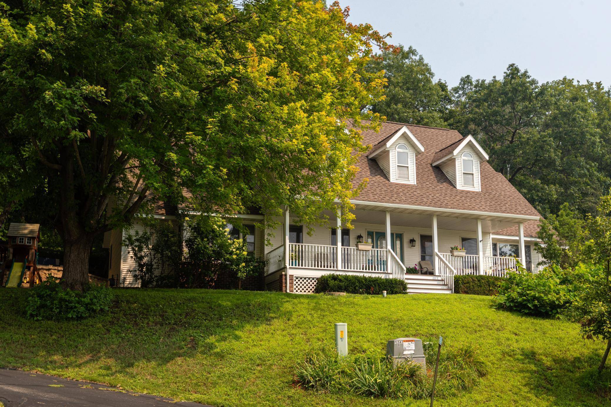 La Crescent, MN 55947,551 Bluff DR
