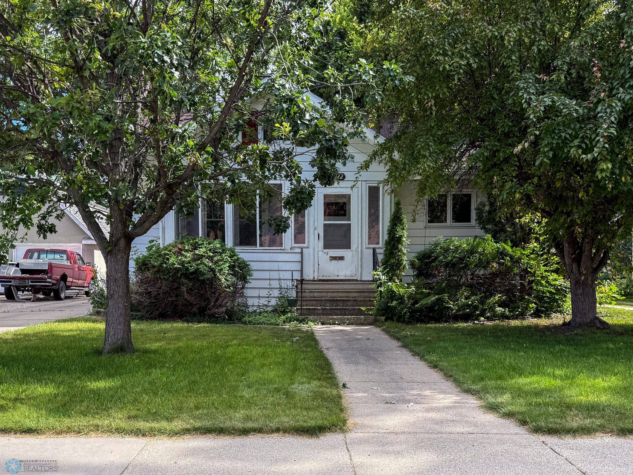 Fargo, ND 58103,1322 9th AVE S