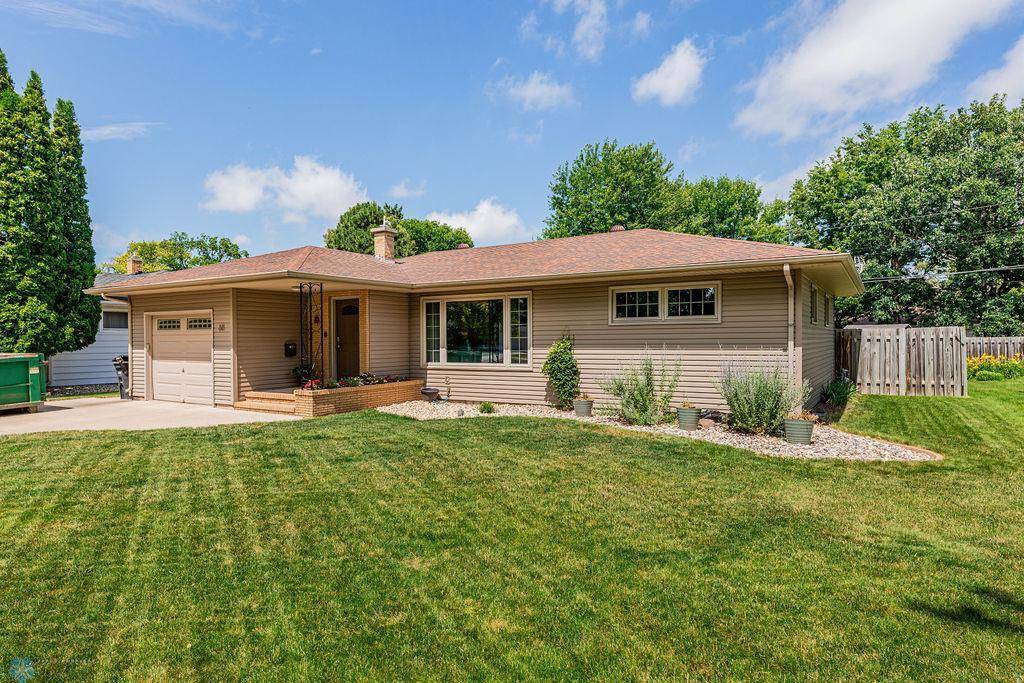 Fargo, ND 58103,611 19th AVE S