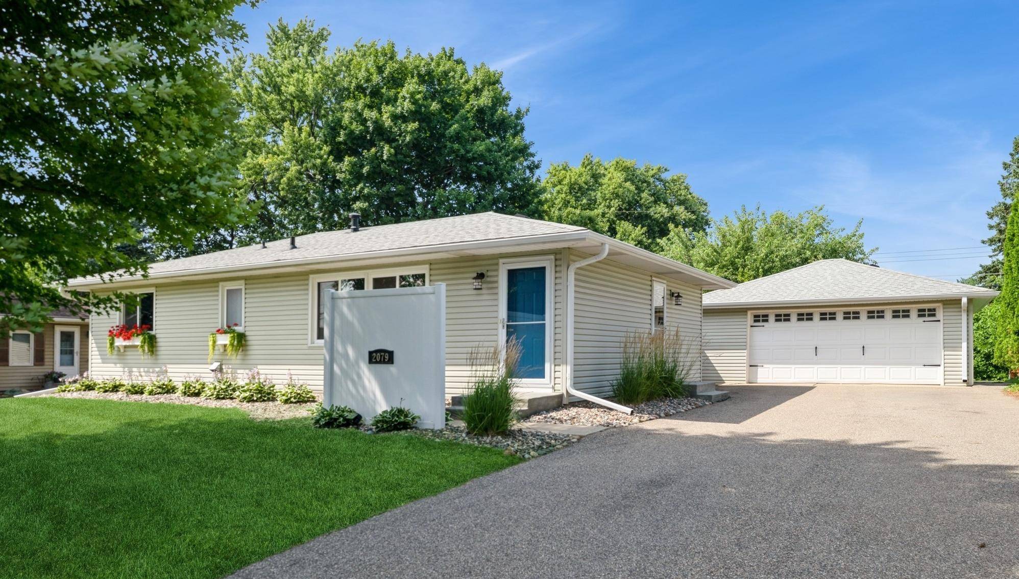 Eagan, MN 55122,2079 Shale LN