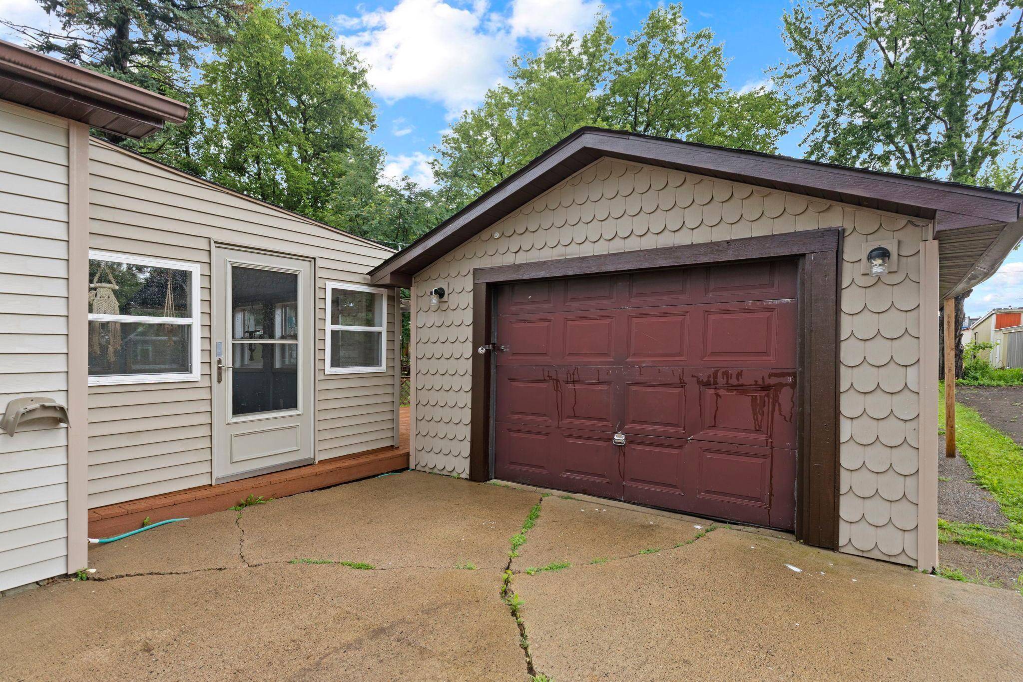 Mora, MN 55051,112 Wood ST S
