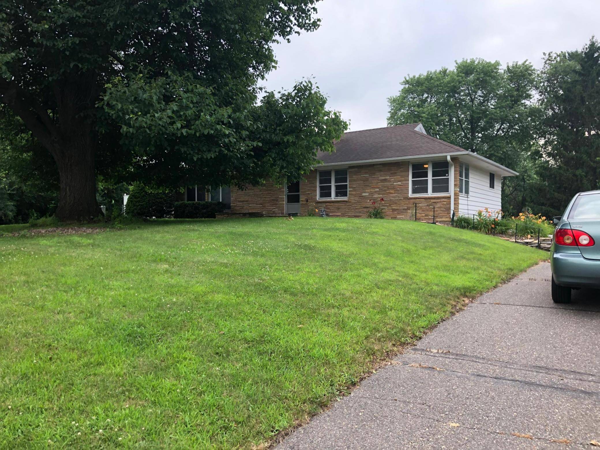Mendota Heights, MN 55118,1941 Dodd RD