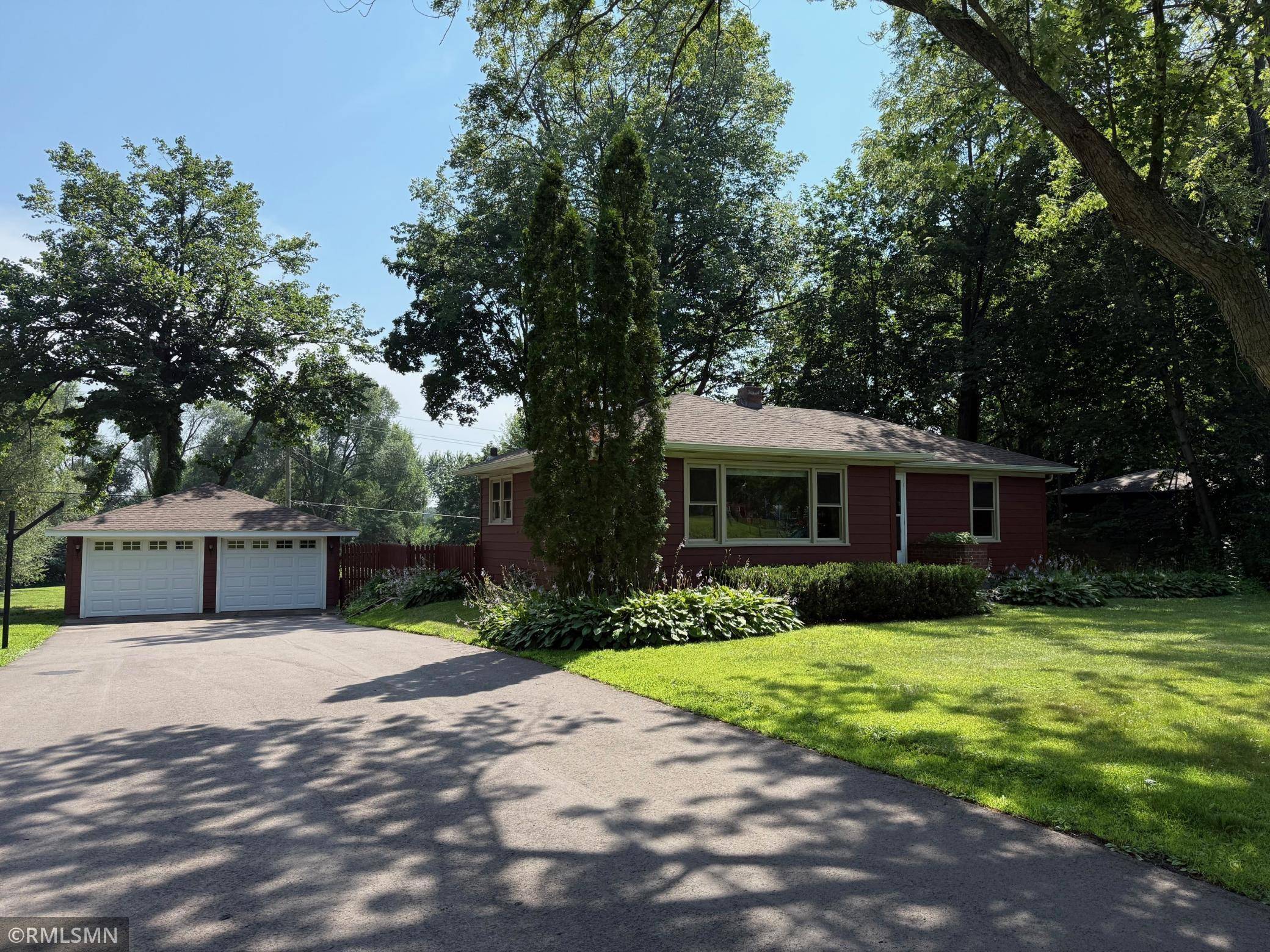 Hudson, WI 54016,930 Laurel AVE
