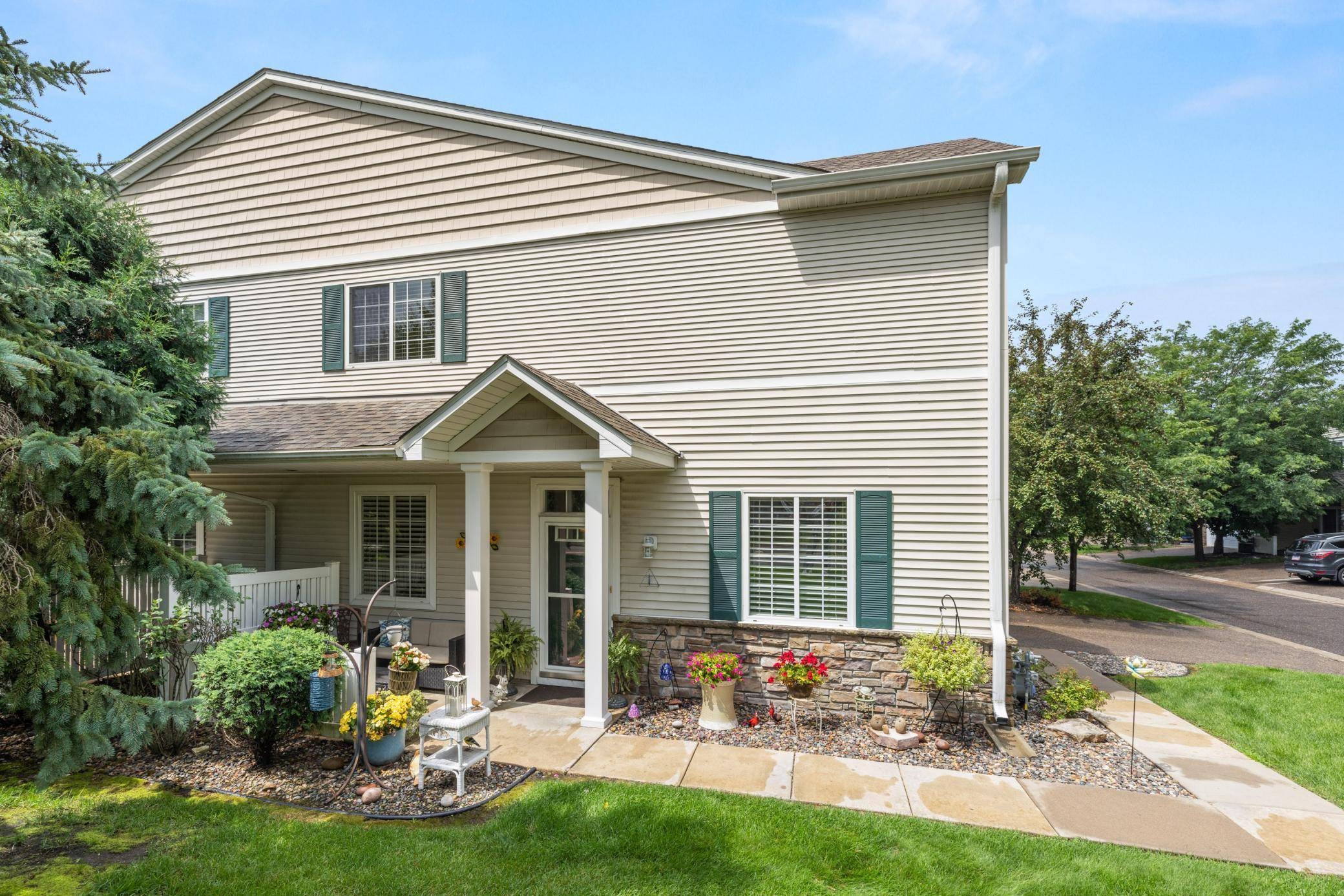 Hugo, MN 55038,13425 Europa CT N #8