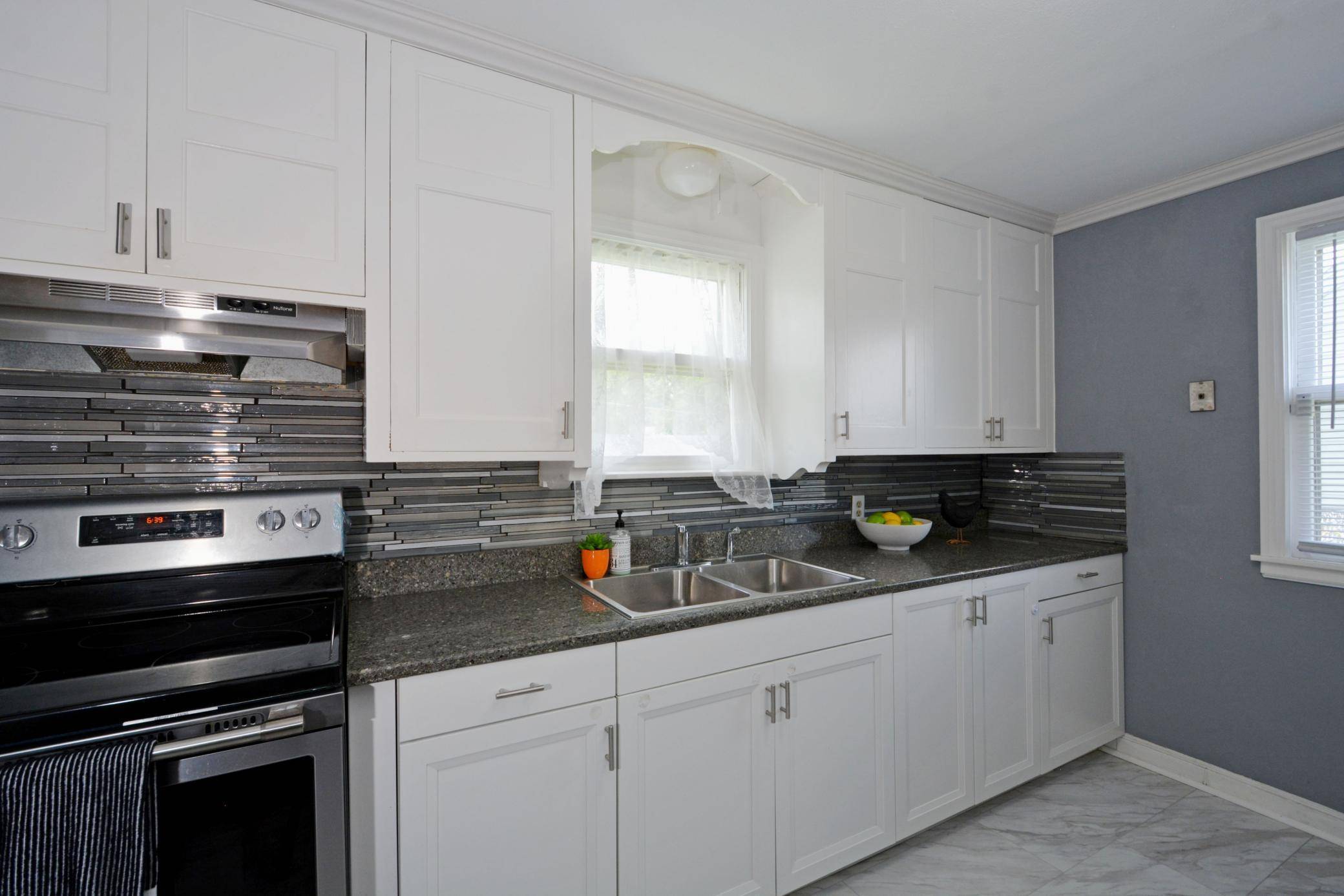 Saint Paul, MN 55117,75 Geranium AVE E