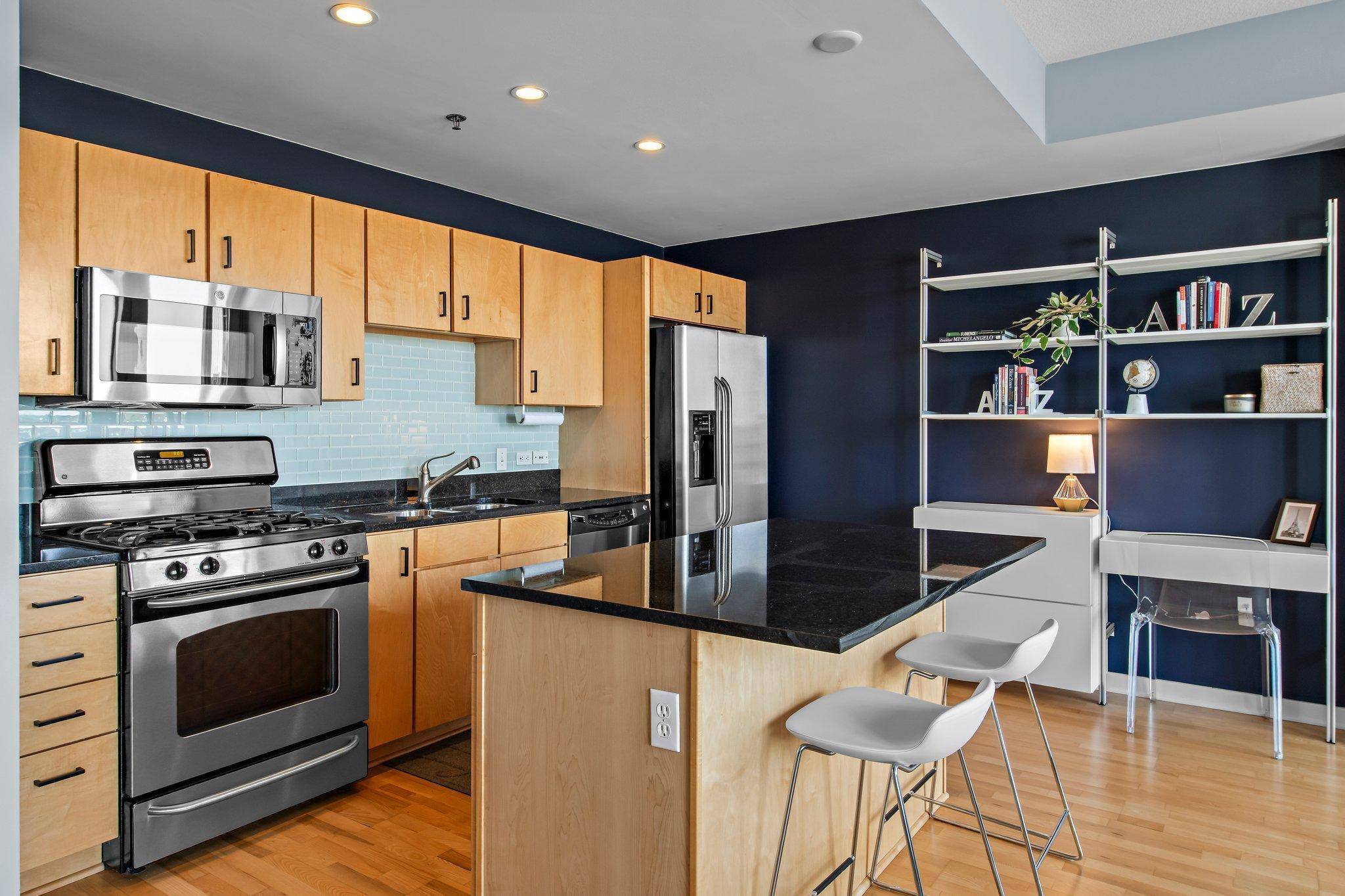 Minneapolis, MN 55404,929 Portland AVE #1010