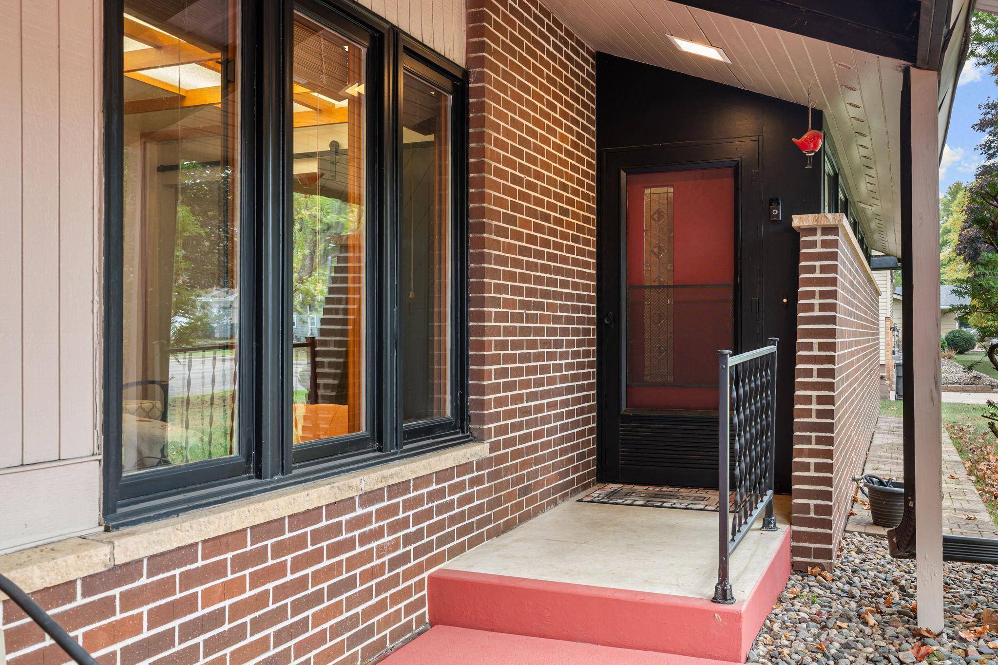 Owatonna, MN 55060,633 11th ST SE