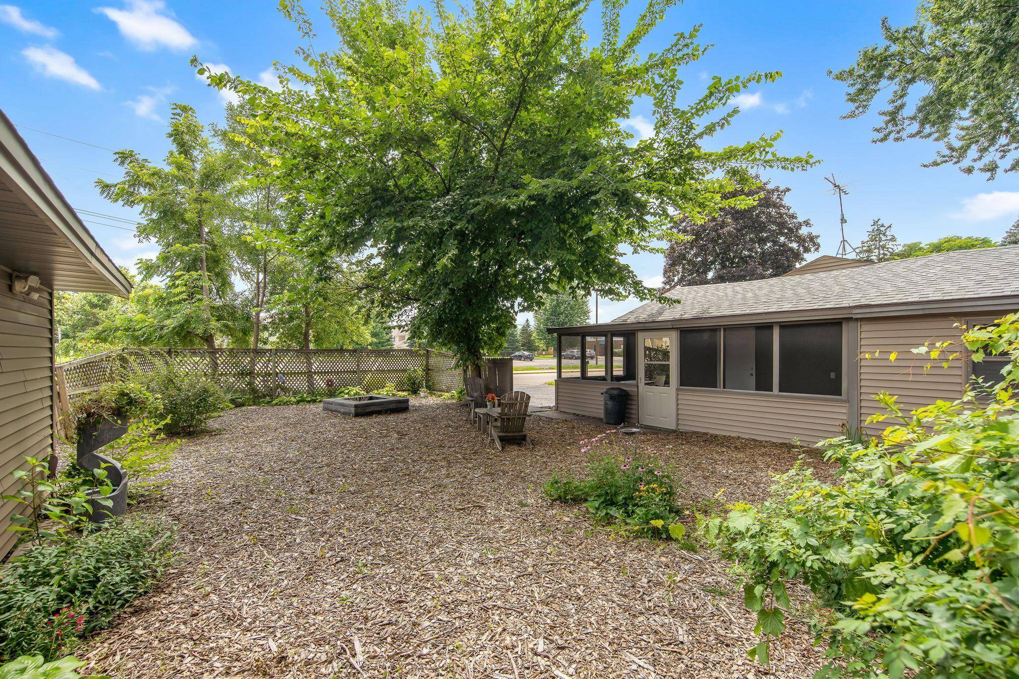 Forest Lake, MN 55025,307 11th AVE SE