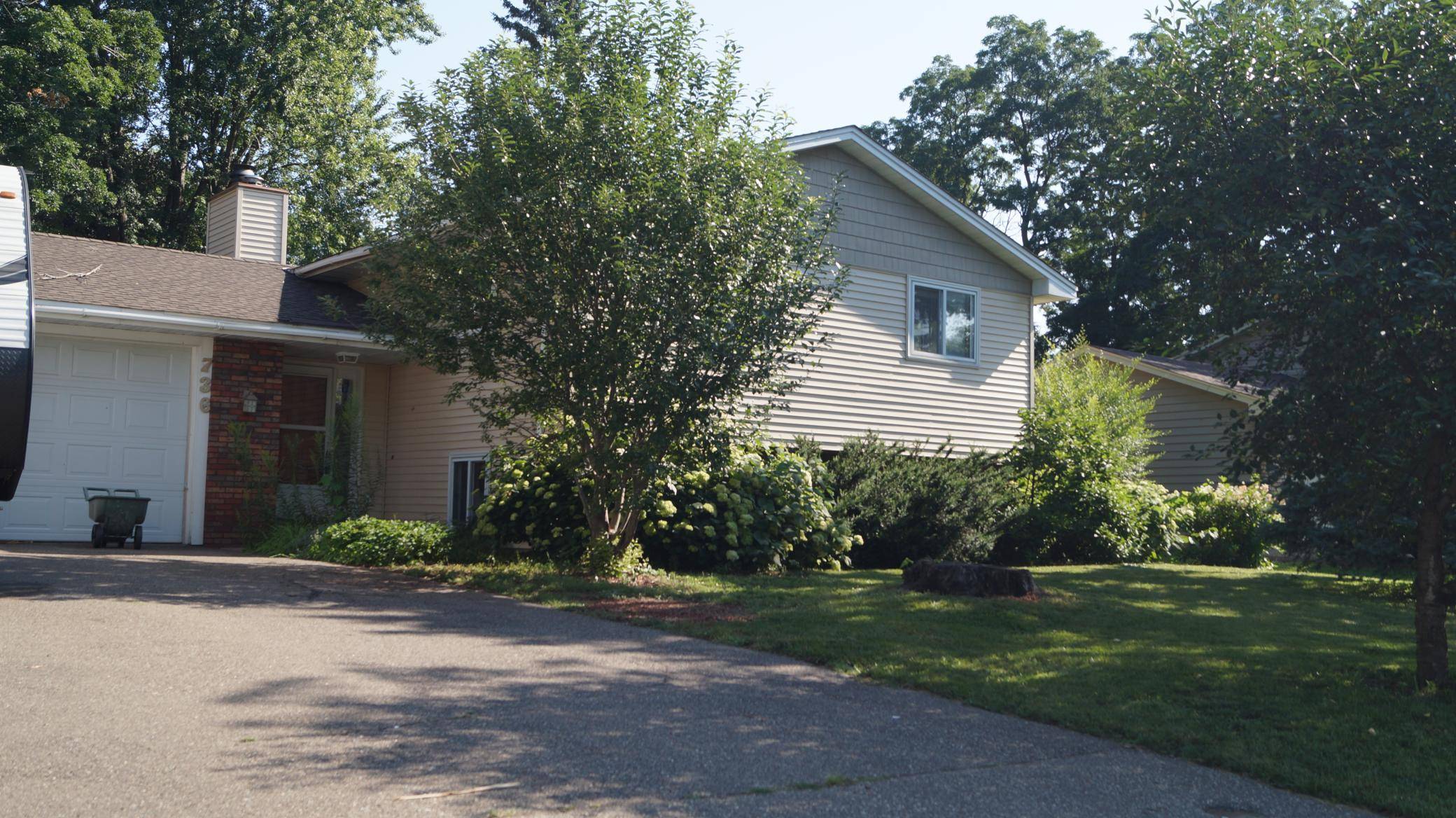 Brooklyn Center, MN 55430,736 Woodbine LN