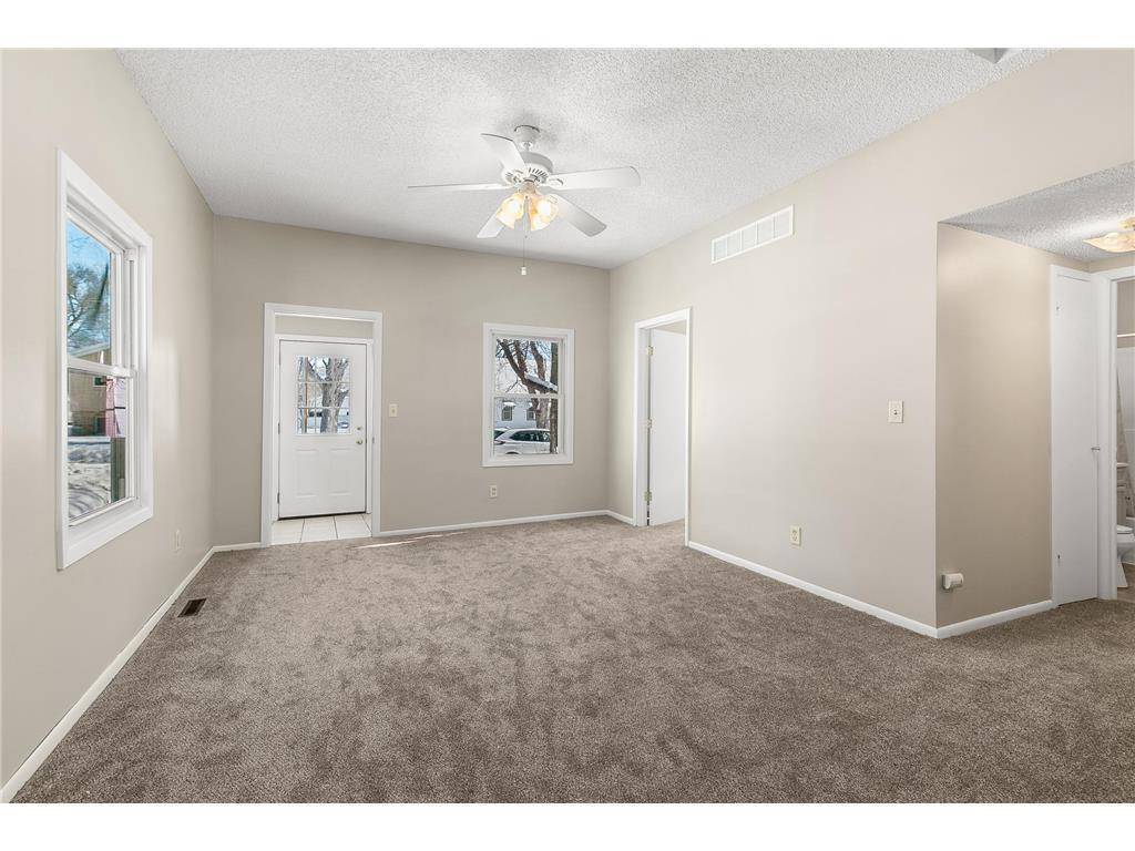 Saint Cloud, MN 56303,209 29th AVE N