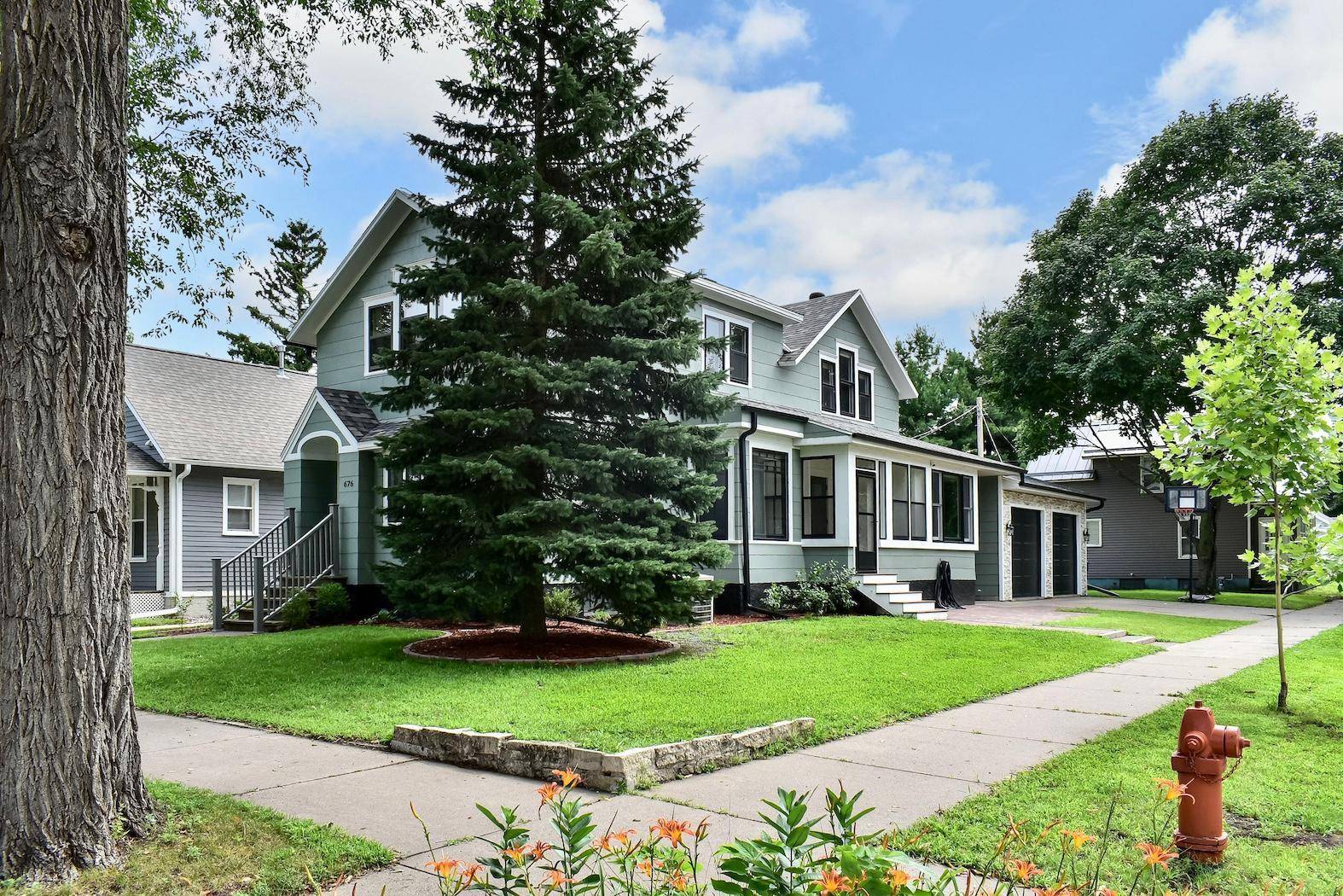 Winona, MN 55987,676 Wilson ST