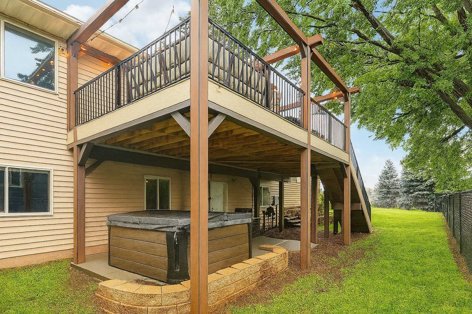 Hastings, MN 55033,902 11th ST W