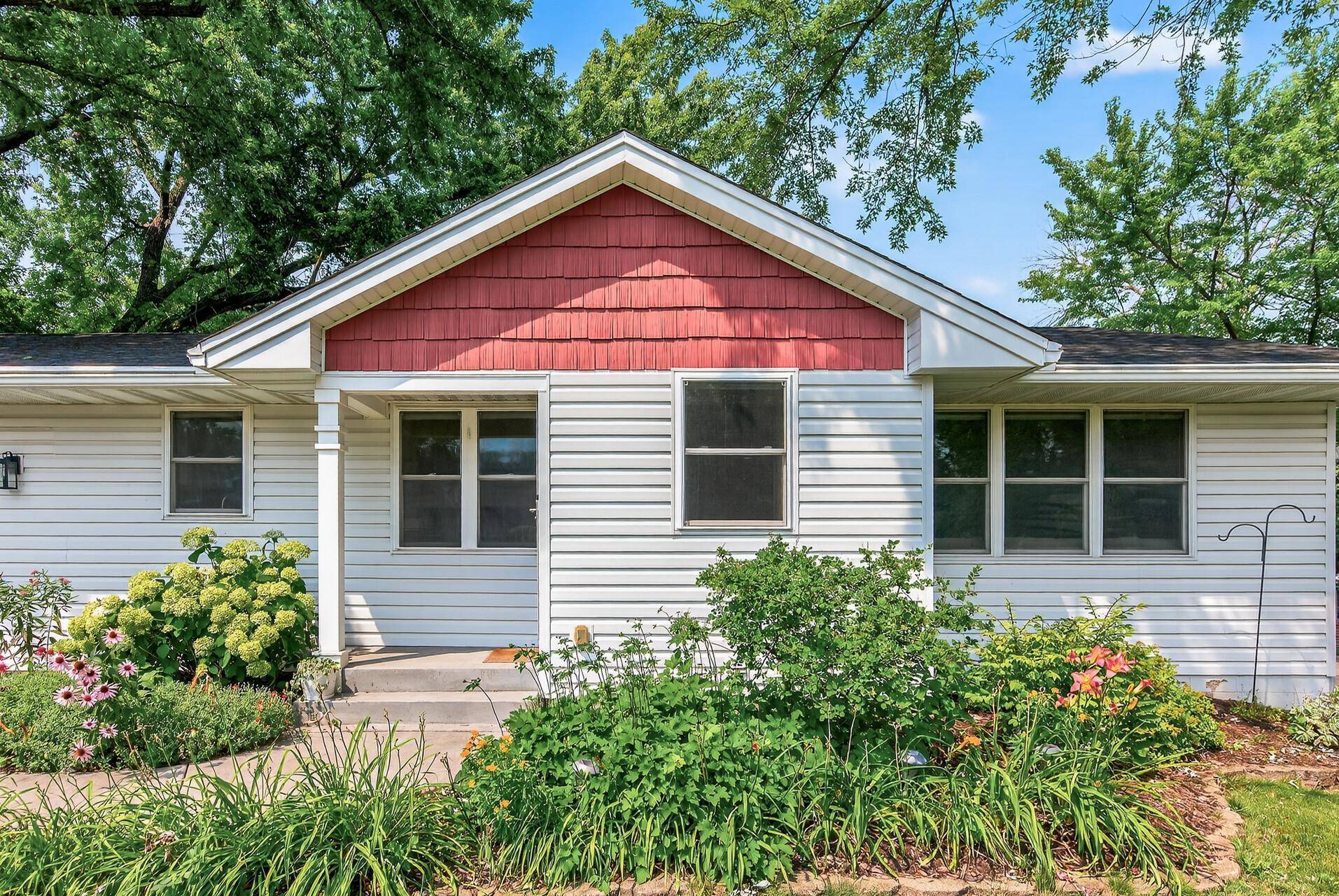 North Saint Paul, MN 55109,2153 Eldridge AVE E