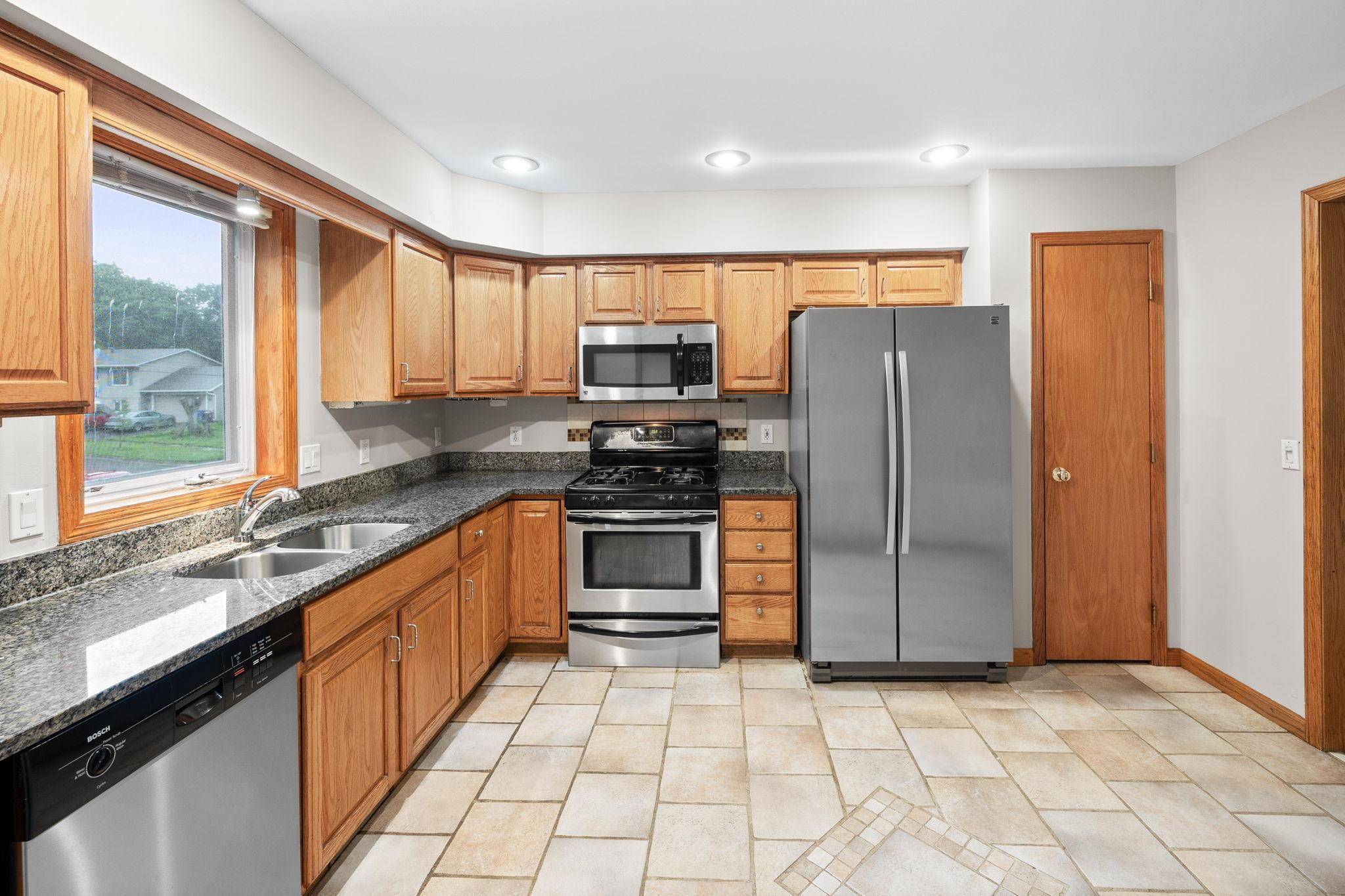 Saint Paul, MN 55119,516 Hazel ST N