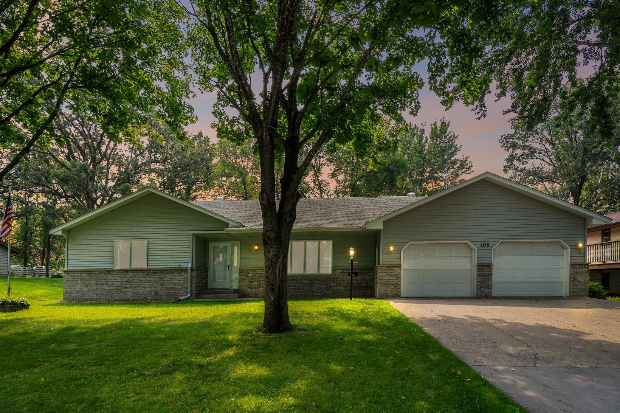 Annandale, MN 55302,105 Knollwood ST W