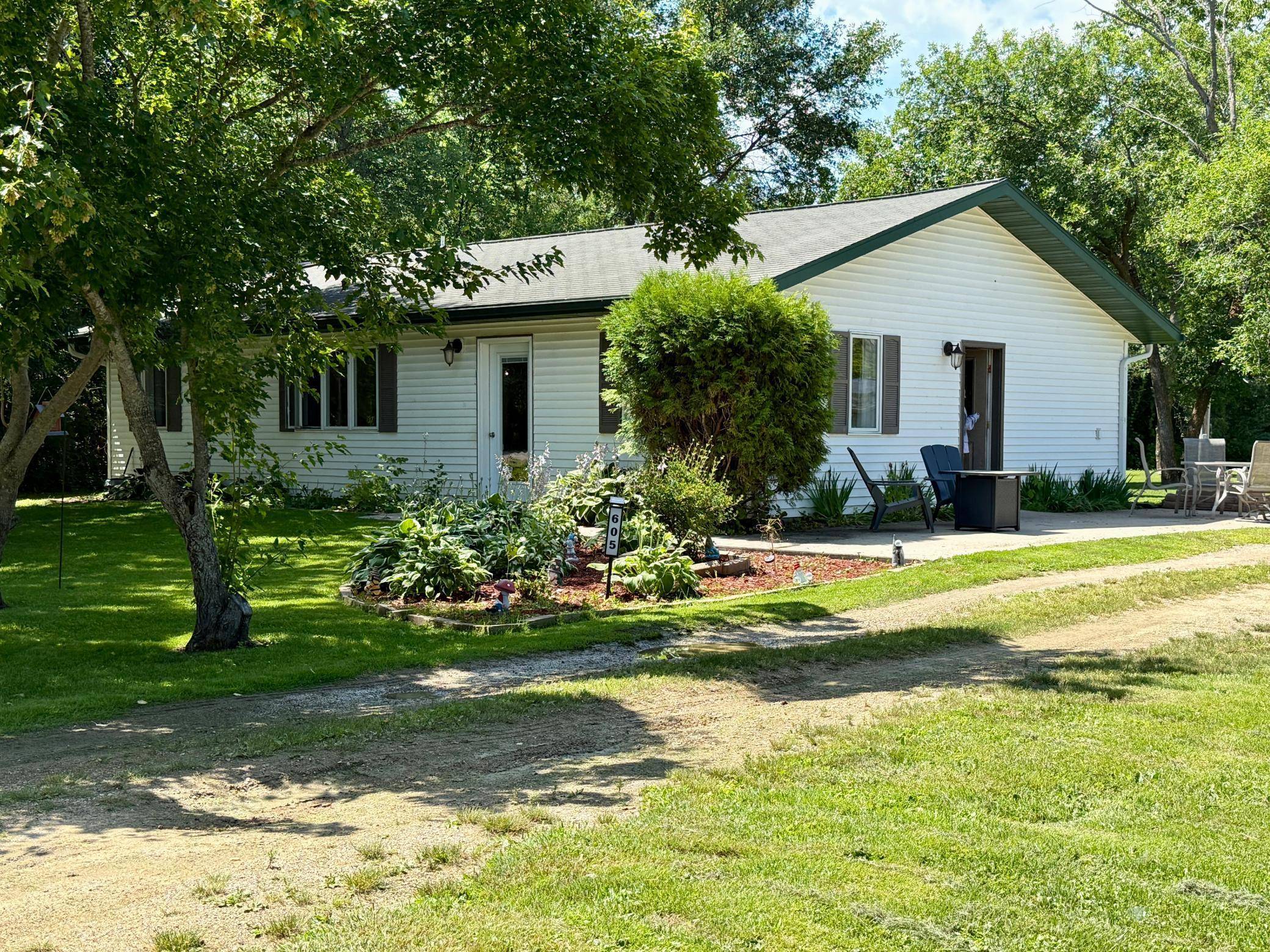 Baudette, MN 56623,605 2nd ST SE