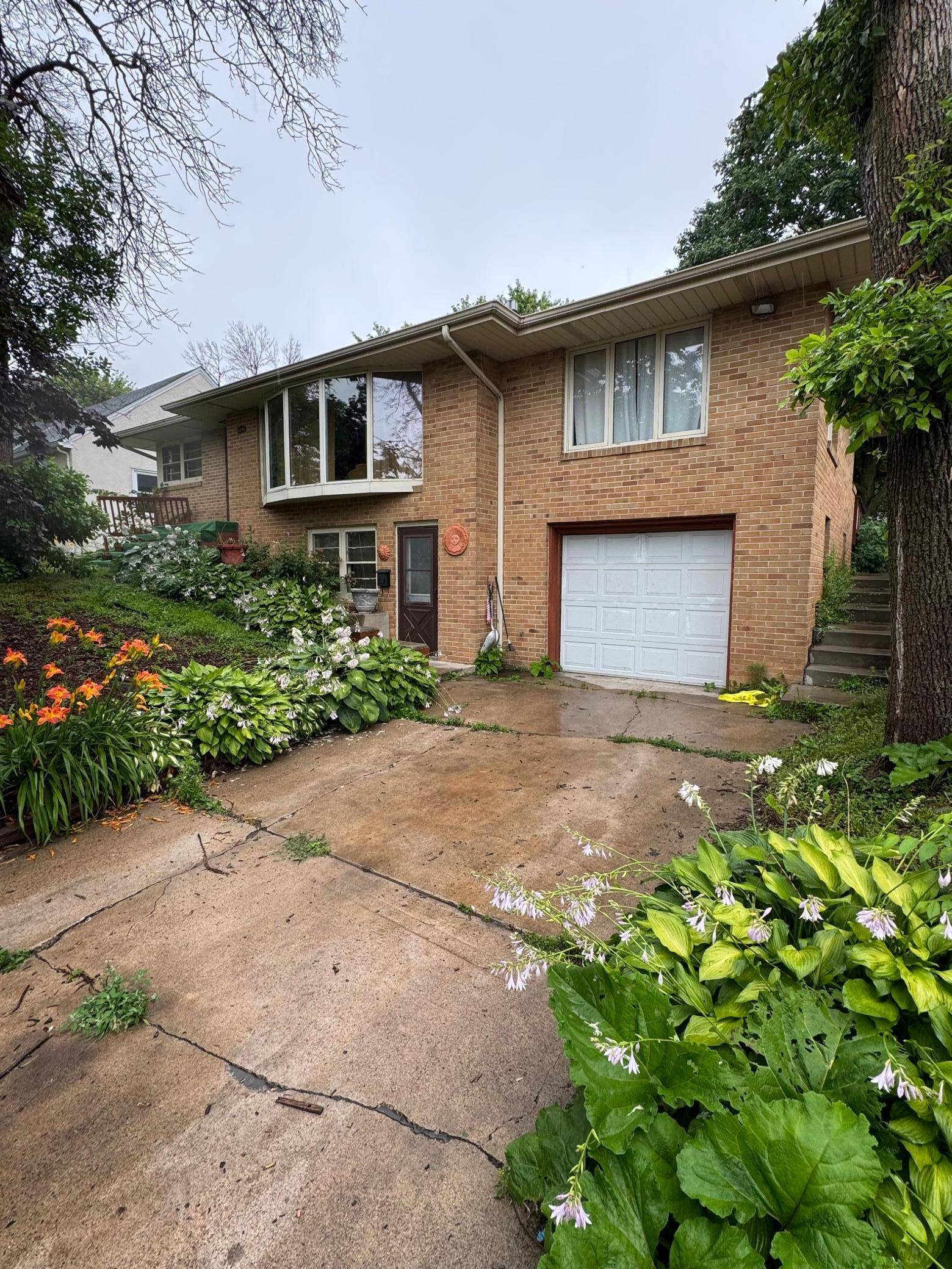 Robbinsdale, MN 55422,3206 France AVE N