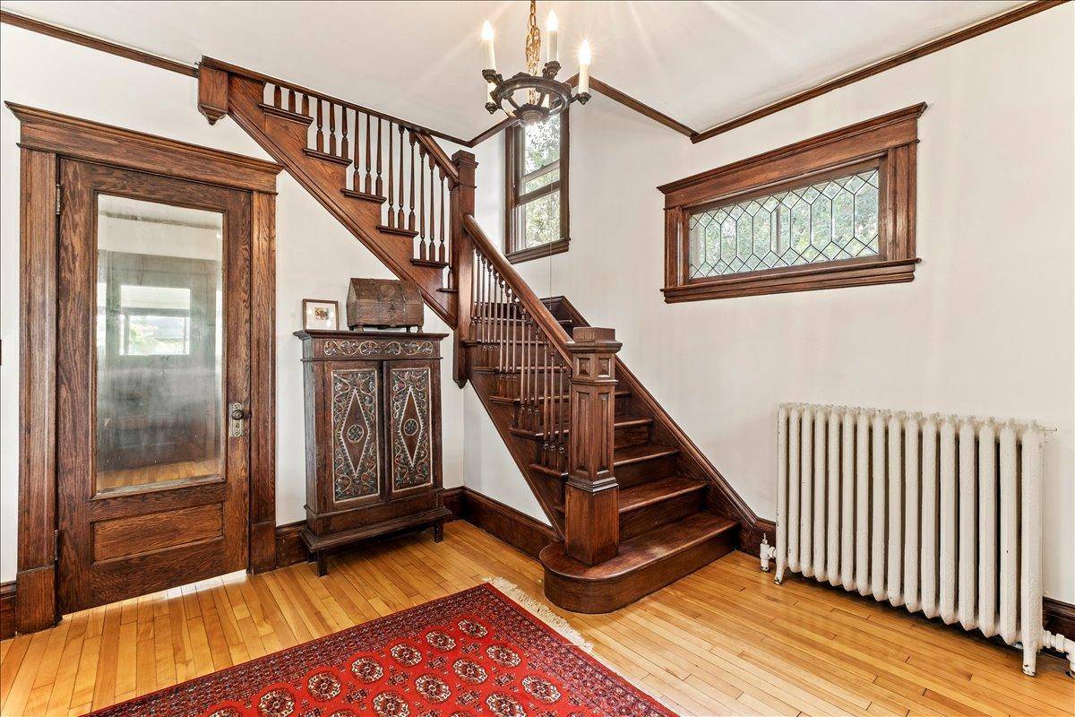 Minneapolis, MN 55414,208 Melbourne AVE SE