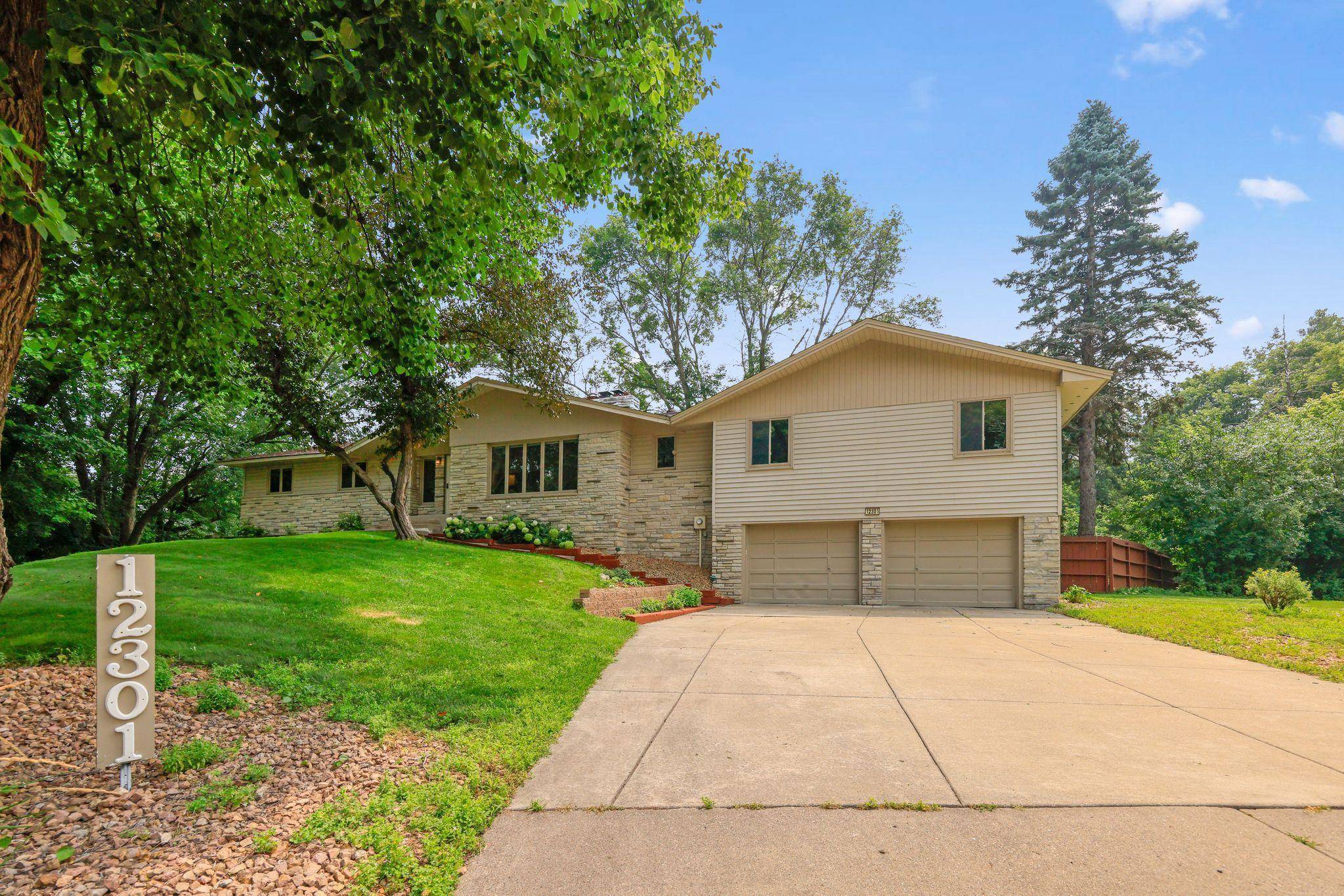 Maple Grove, MN 55369,12301 63rd AVE N